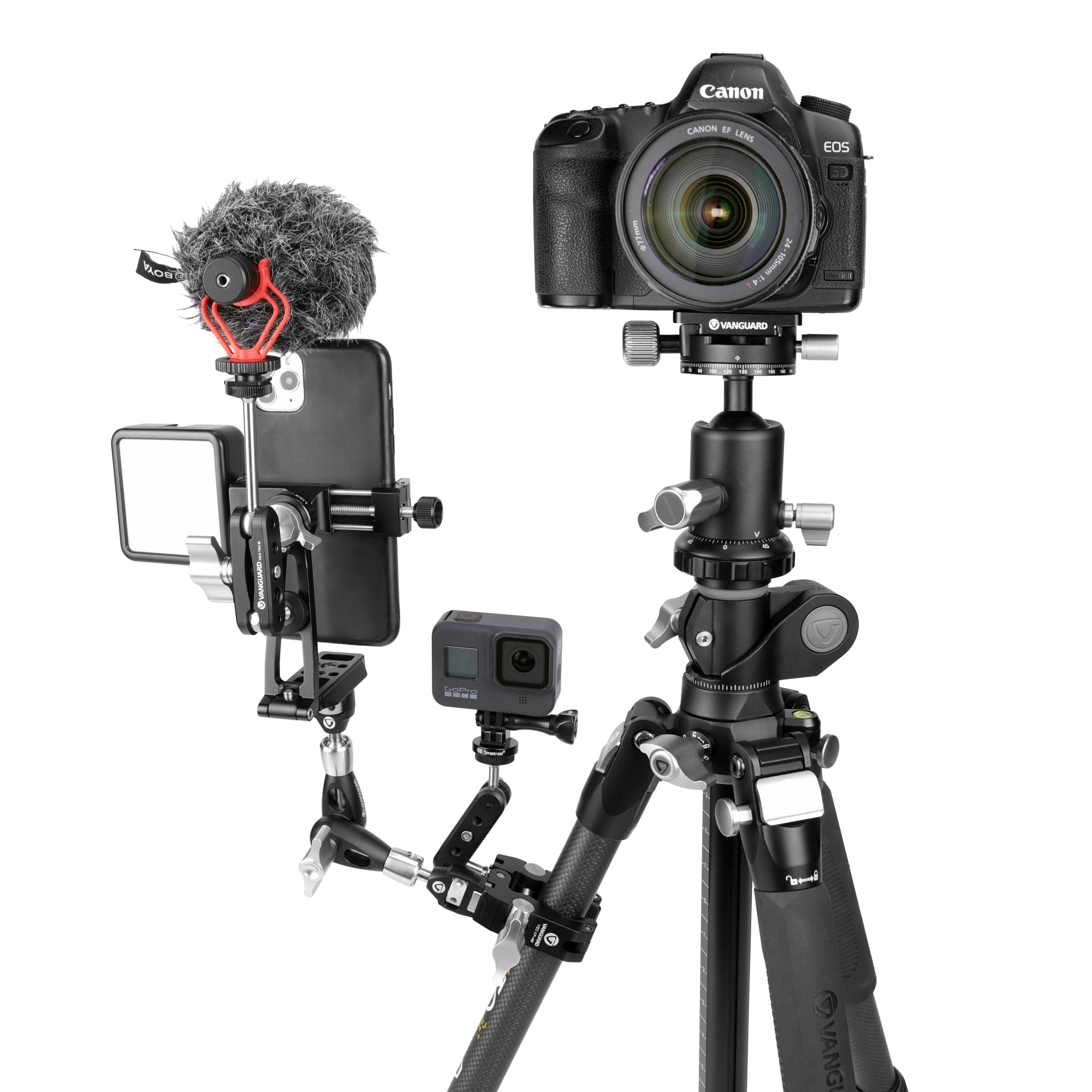 Un set de cámaras con Canon EOS, GoPro y rig de smartphone, montado en trípodes.