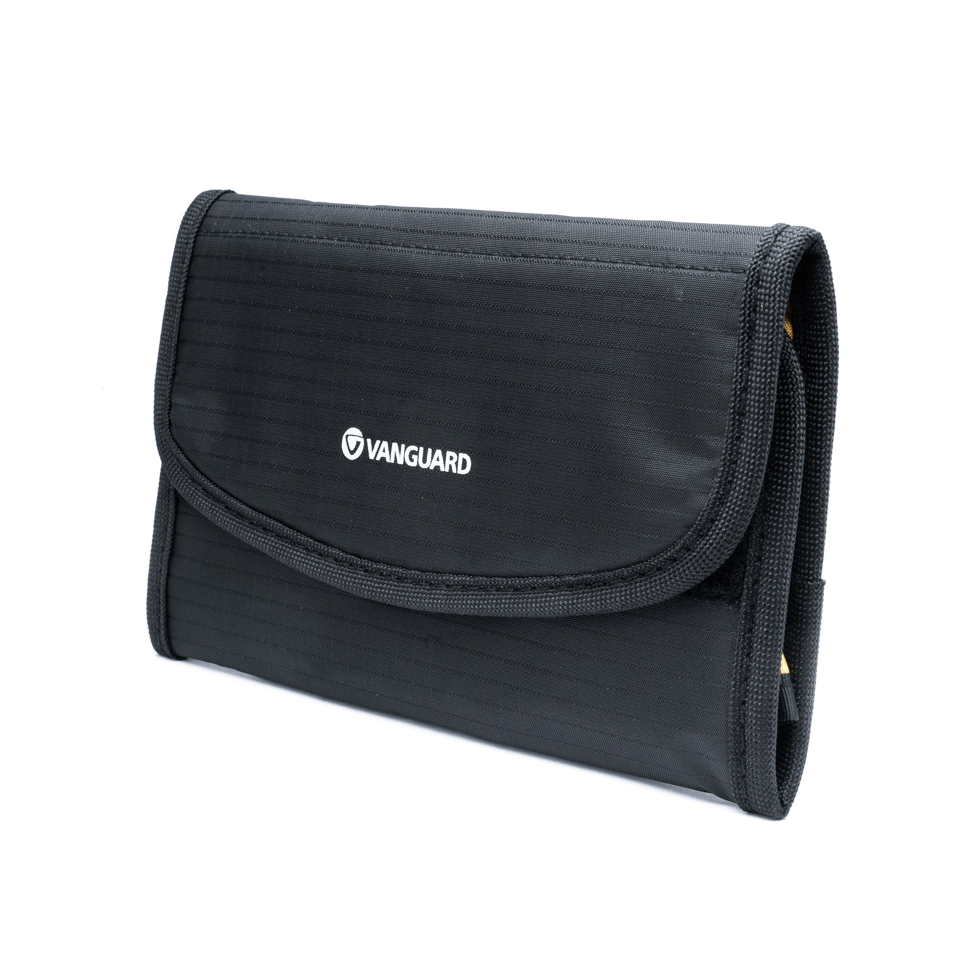 Bolsa negra con logo blanco VANGUARD, aislada en blanco.
