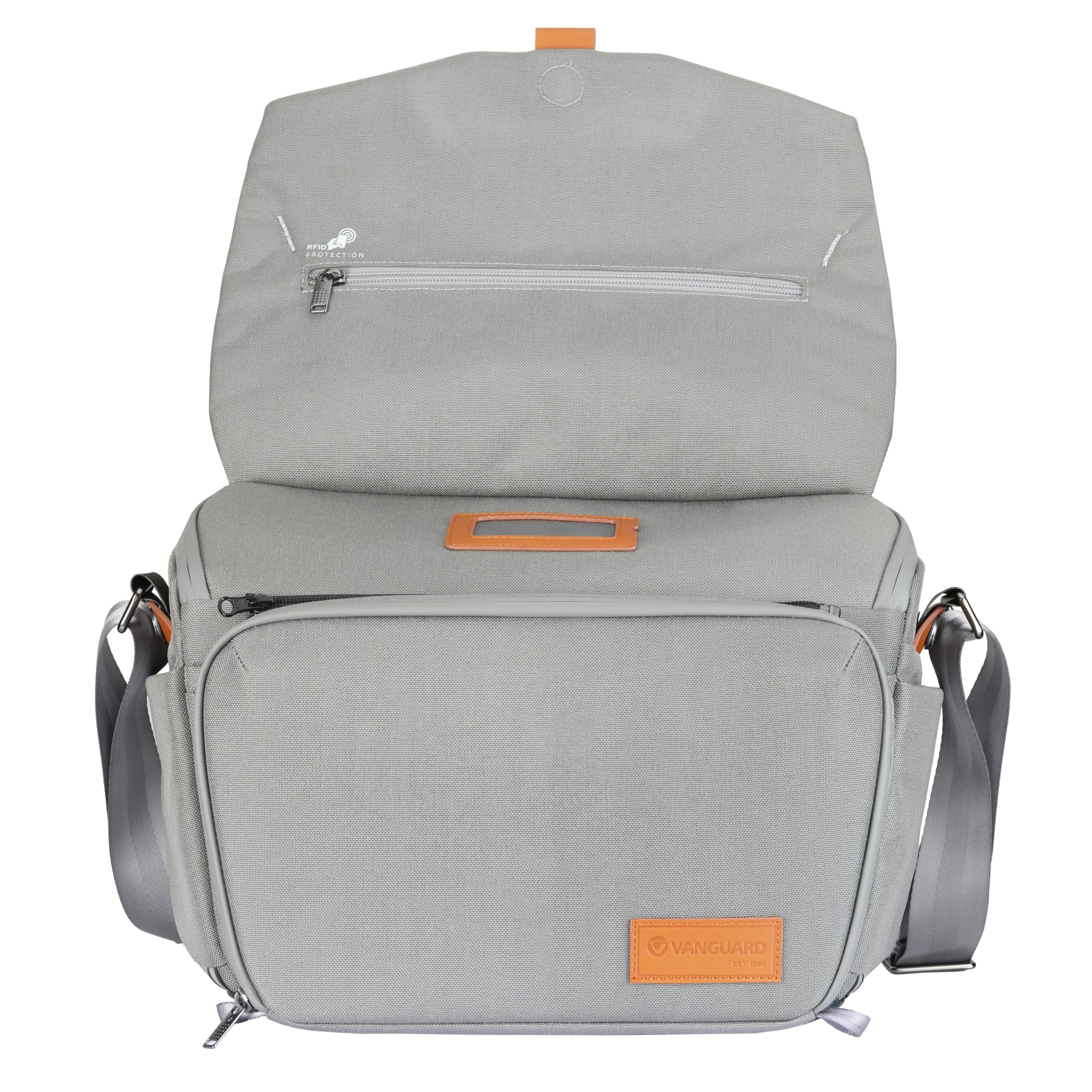 Bolso gris abierto con logo naranja y correa, mostrando compartimento con cremallera.