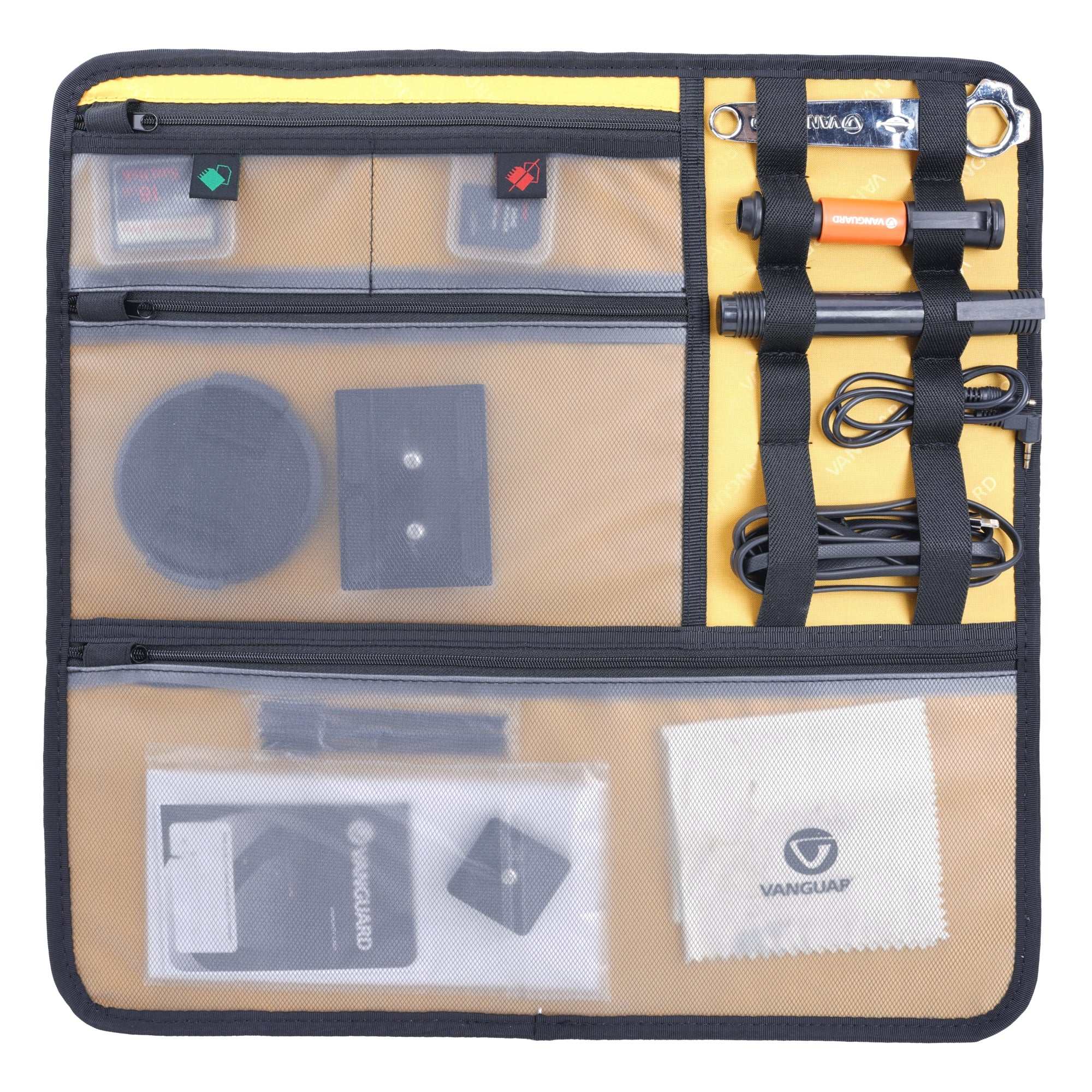 Bolsa amarilla con compartimentos, herramientas, cables y paño.