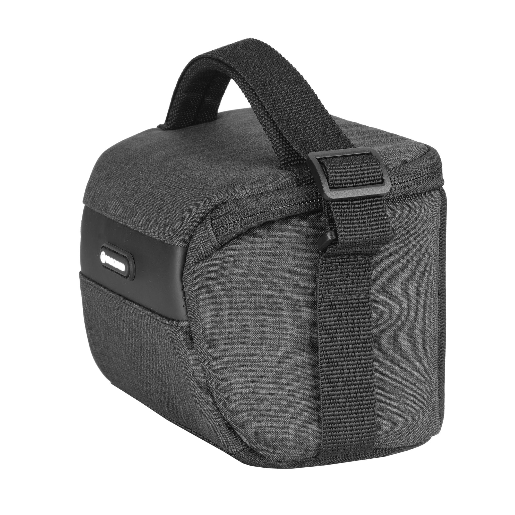 Bolso de cámara gris con asa y correa, logo blanco.