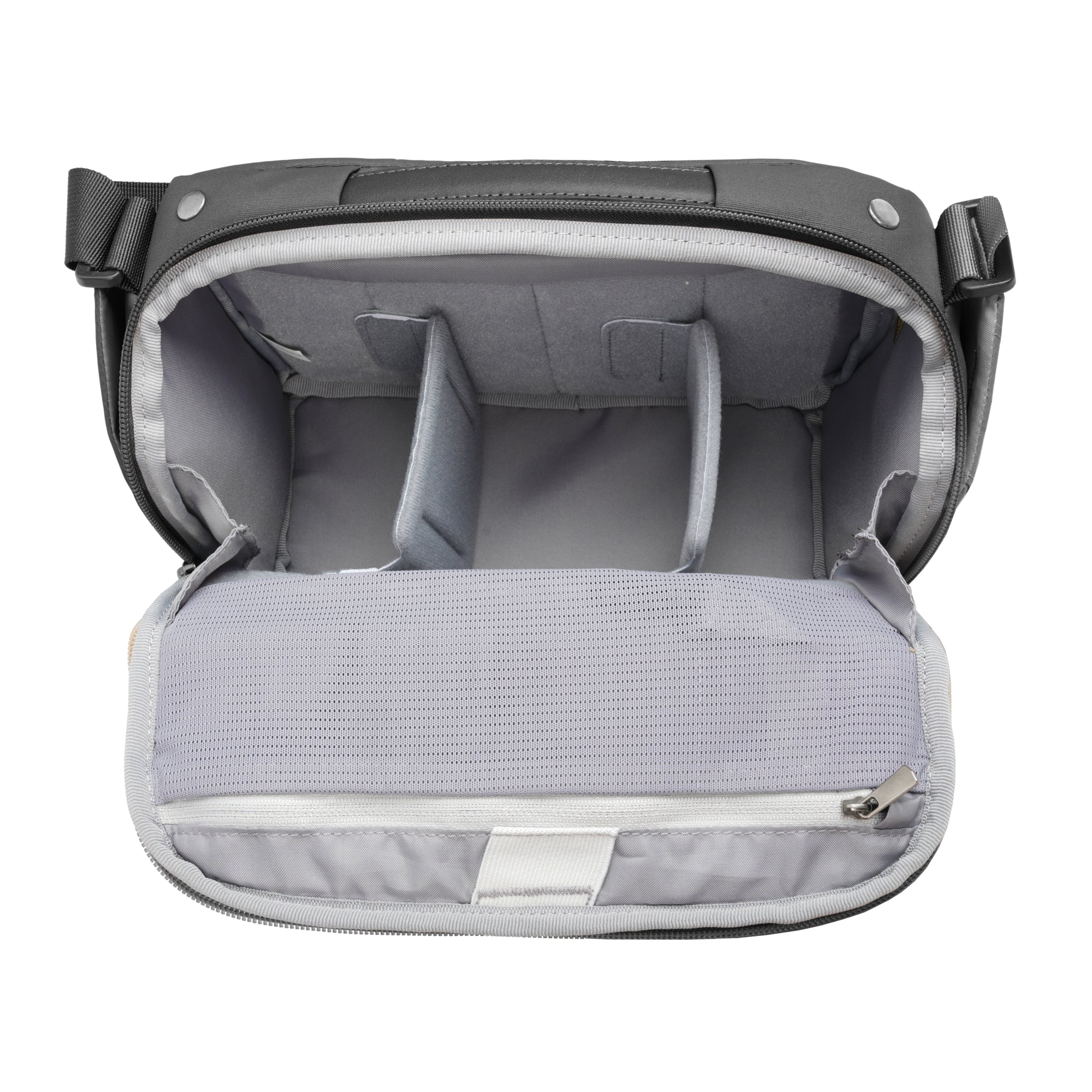 Bolso de cámara gris vacío con divisores y cremallera.