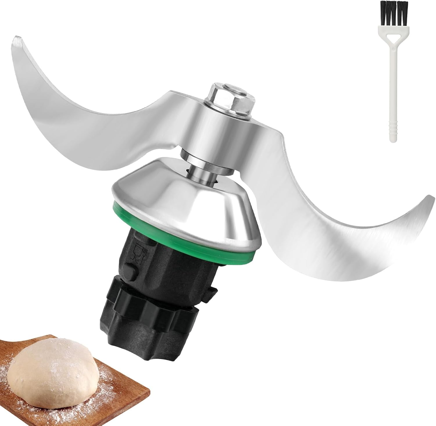Ein Küchenmaschinen-Messer mit Teigball auf Holzbrett und Reinigungsbürste.
