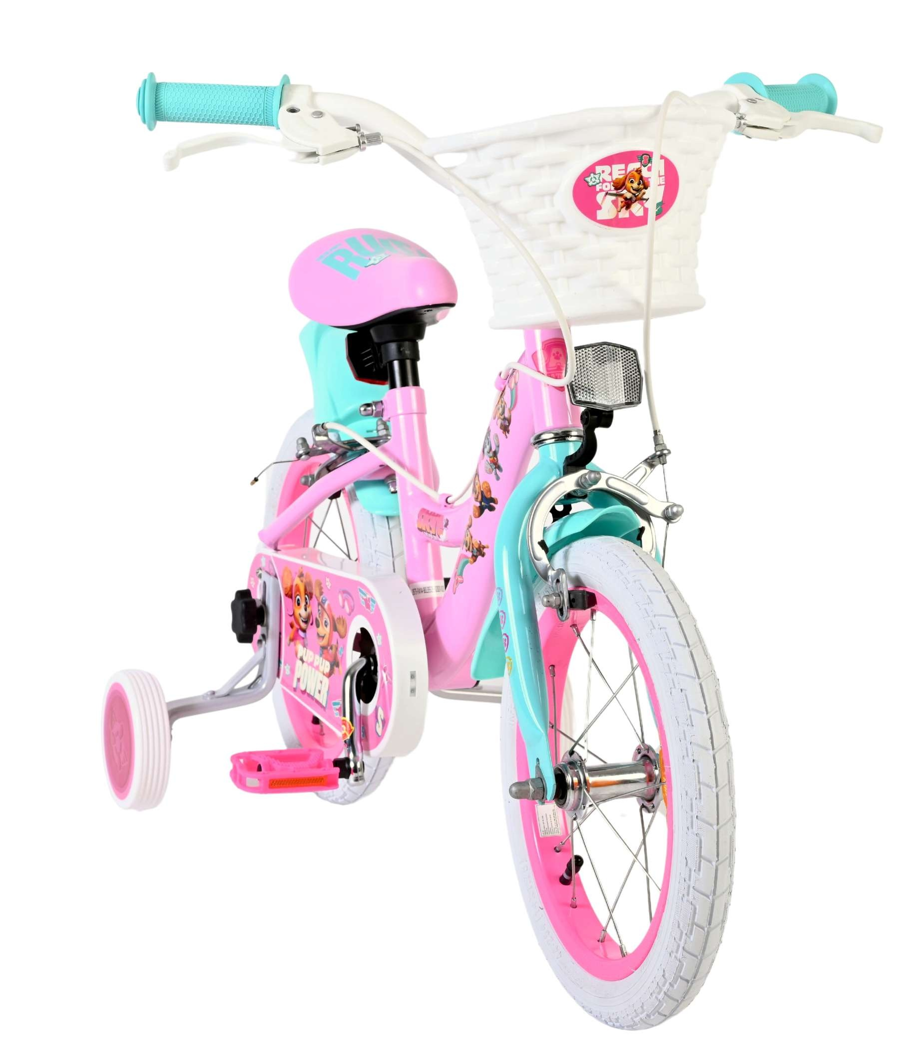 Ein rosa und türkisfarbenes Kinderfahrrad mit Stützrädern und einem weißen Korb.