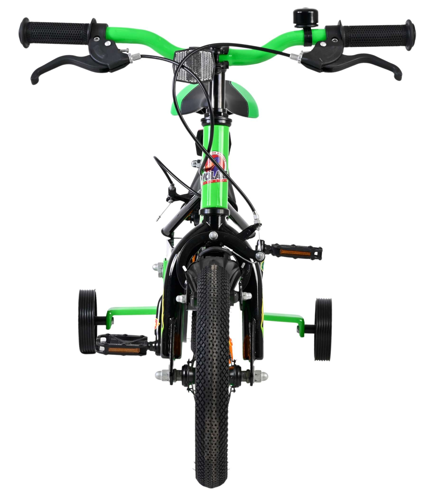 Grünes Kinderfahrrad mit Stützrädern, Lenker mit Griffen und Bremsen.