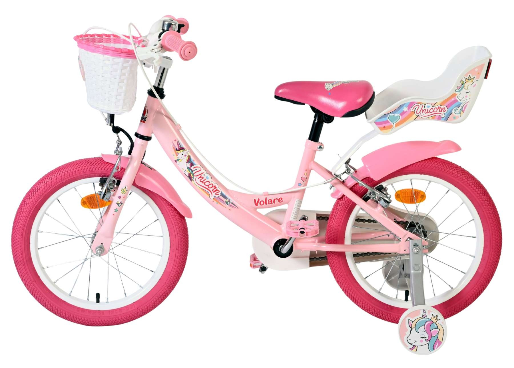 Ein pinkes Kinderfahrrad mit weißen Rädern und leuchtend pinken Reifen. Es verfügt über einen weißen Korb, einen Puppensitz und Einhorn-Aufkleber.
