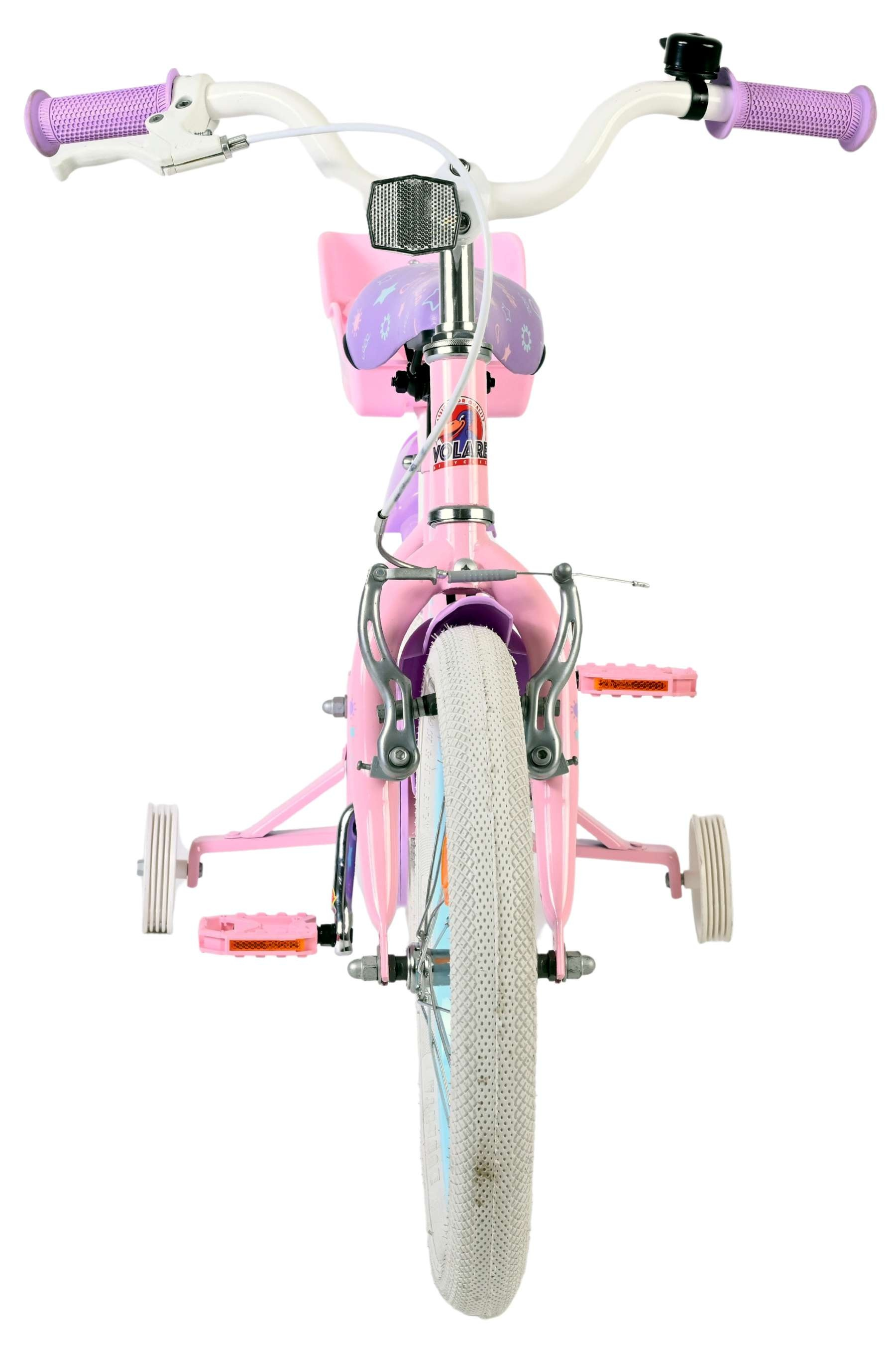 Ein rosafarbenes Kinderfahrrad mit Stützrädern, lila Griffen und einer rosa Sitzbank.