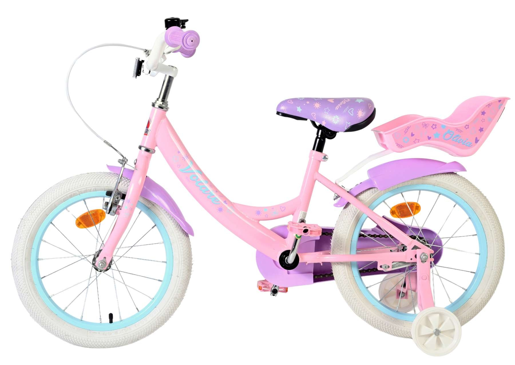 Ein pink-violettes Kinderfahrrad mit Stützrädern und Puppensitz.