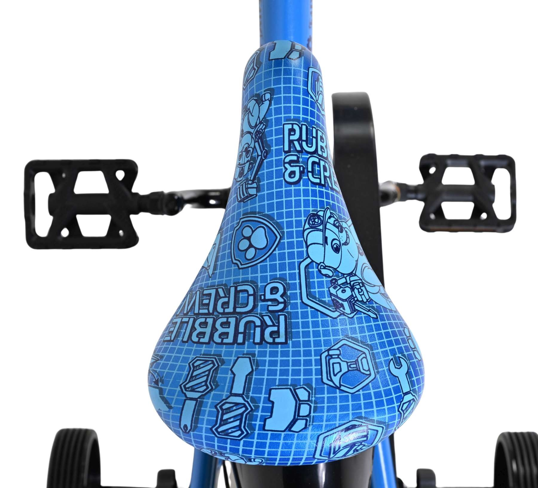 Blauer Fahrradsitz mit Paw Patrol-Motiven und schwarze Pedale.