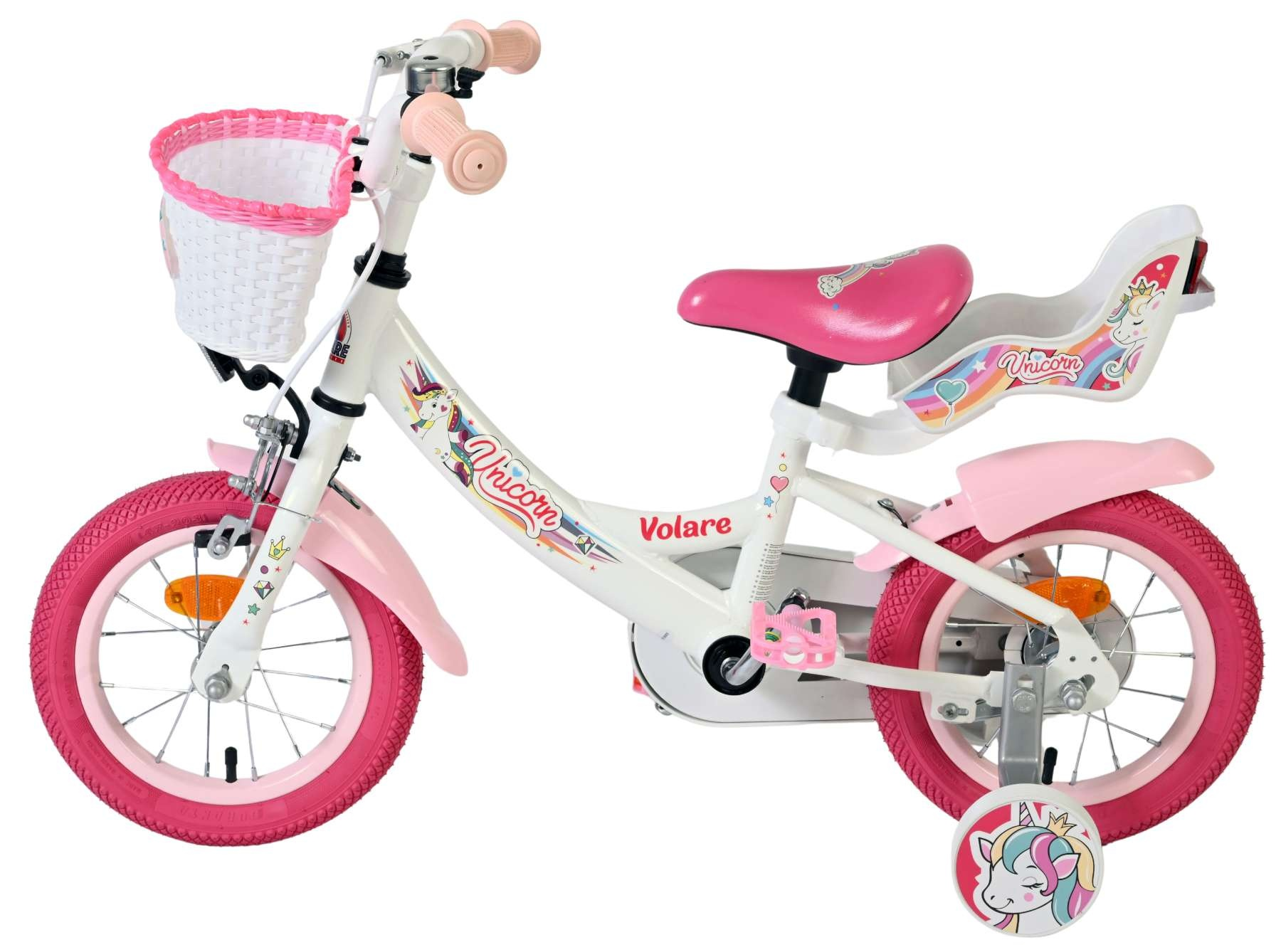 Ein weißes Kinderfahrrad mit rosa Akzenten, Vorderradkorb und Einhorn-Motiven.