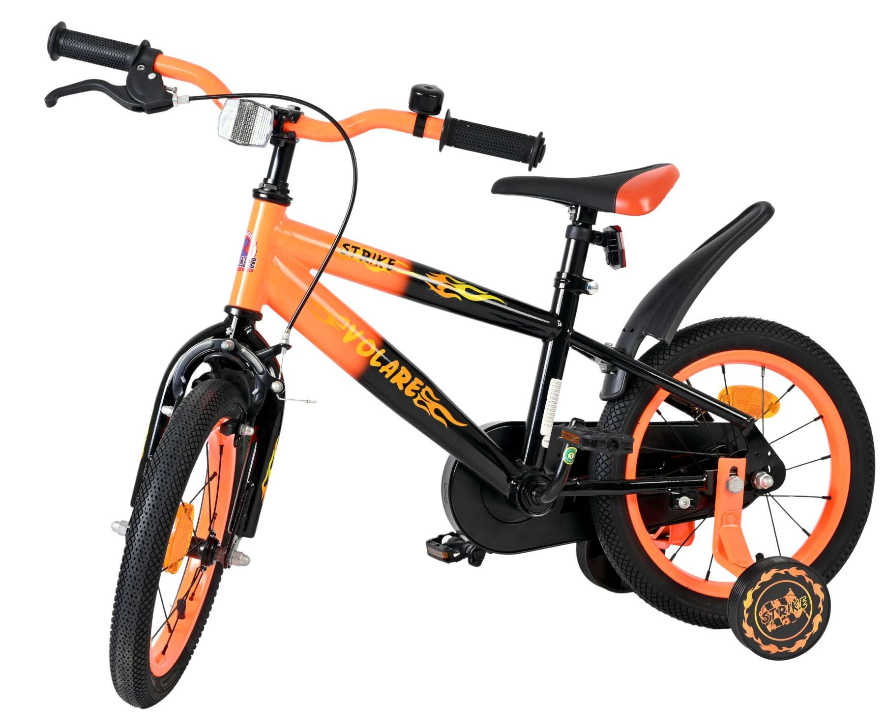 Ein orange-schwarzes Kinderfahrrad mit Stützrädern und Flammen-Aufklebern.