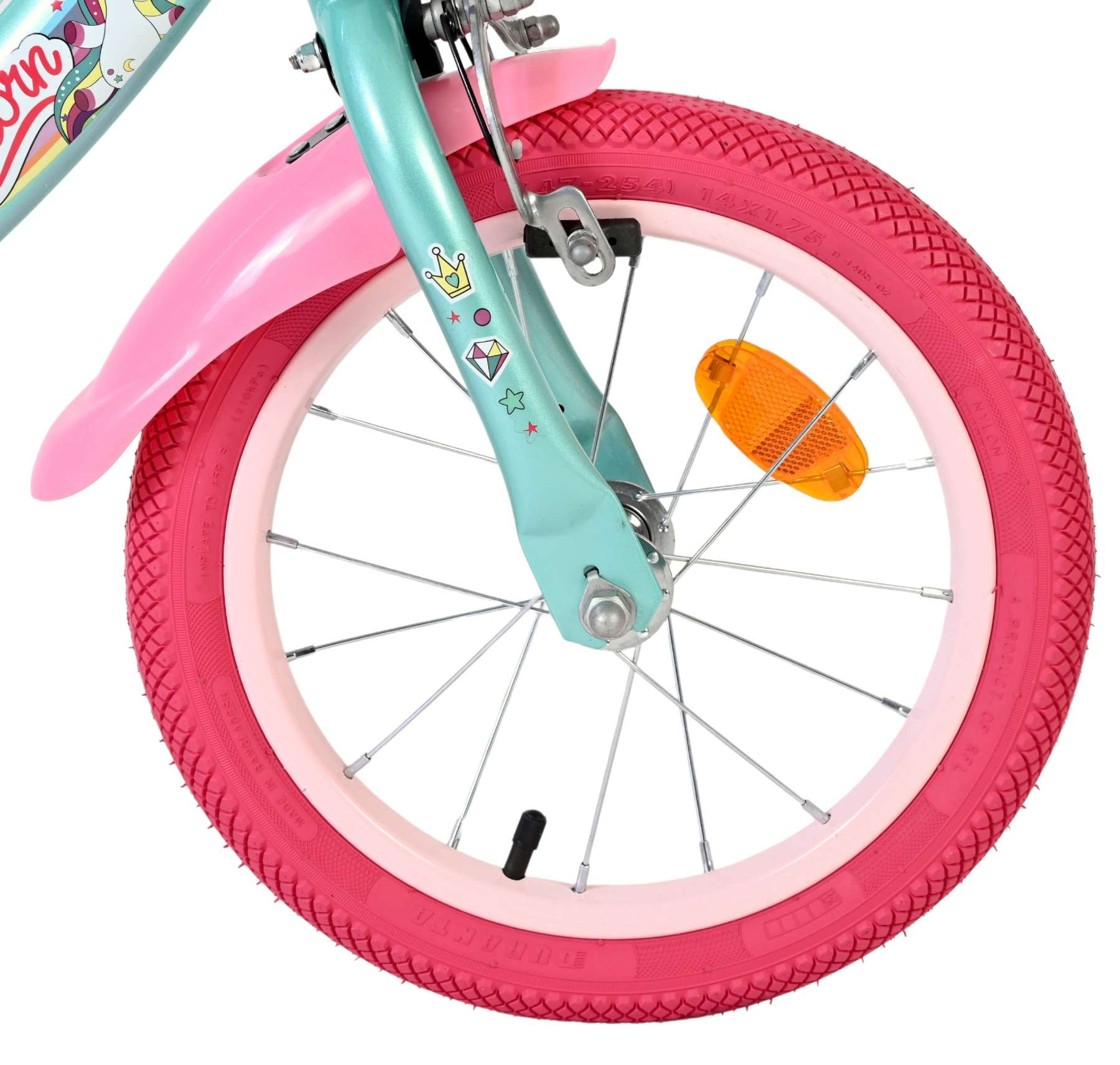Ein hellblaues Fahrrad mit rosa Schutzblech und pinkem Reifen.