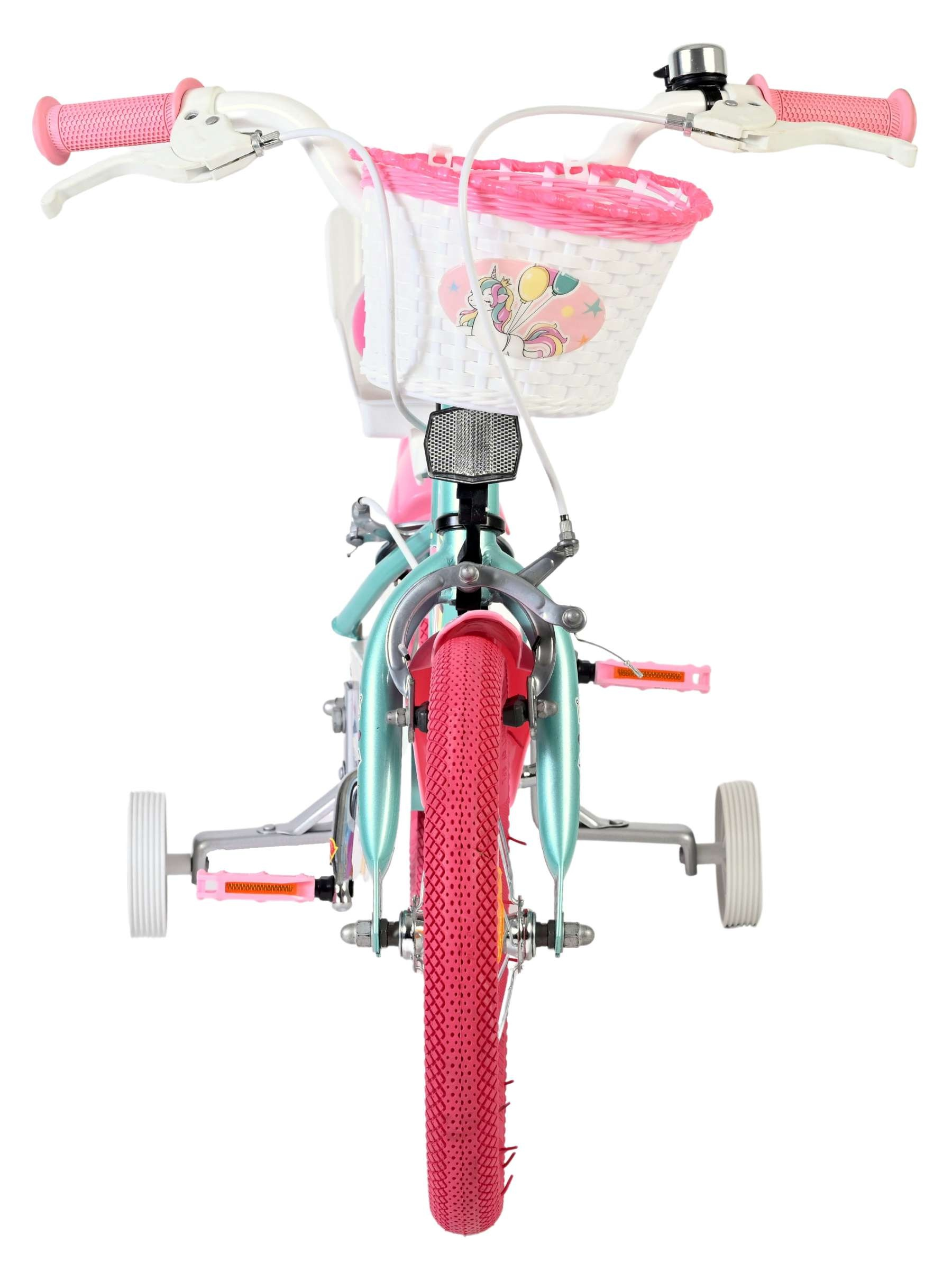 Ein pink-türkisfarbenes Kinderfahrrad mit Stützrädern, einem Korb und Unicorn-Aufkleber.