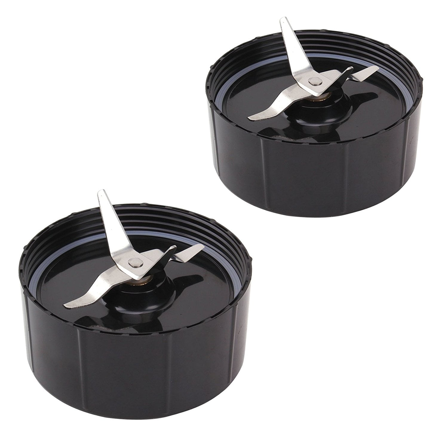 Zwei schwarze Messereinsätze mit Klingen für Mixer auf weißem Hintergrund.