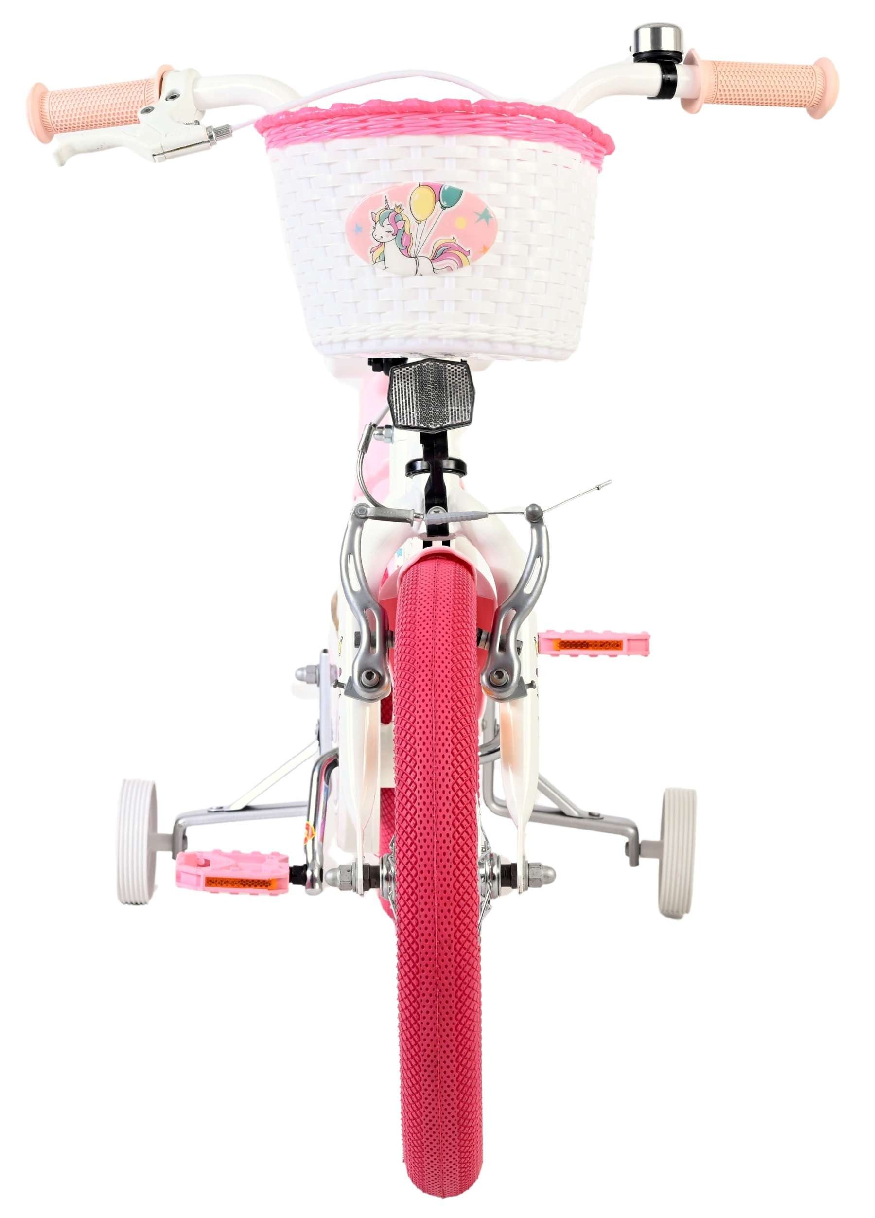 Ein pinkes Kinderfahrrad mit Stützrädern, Korb und Einhorn-Aufkleber.