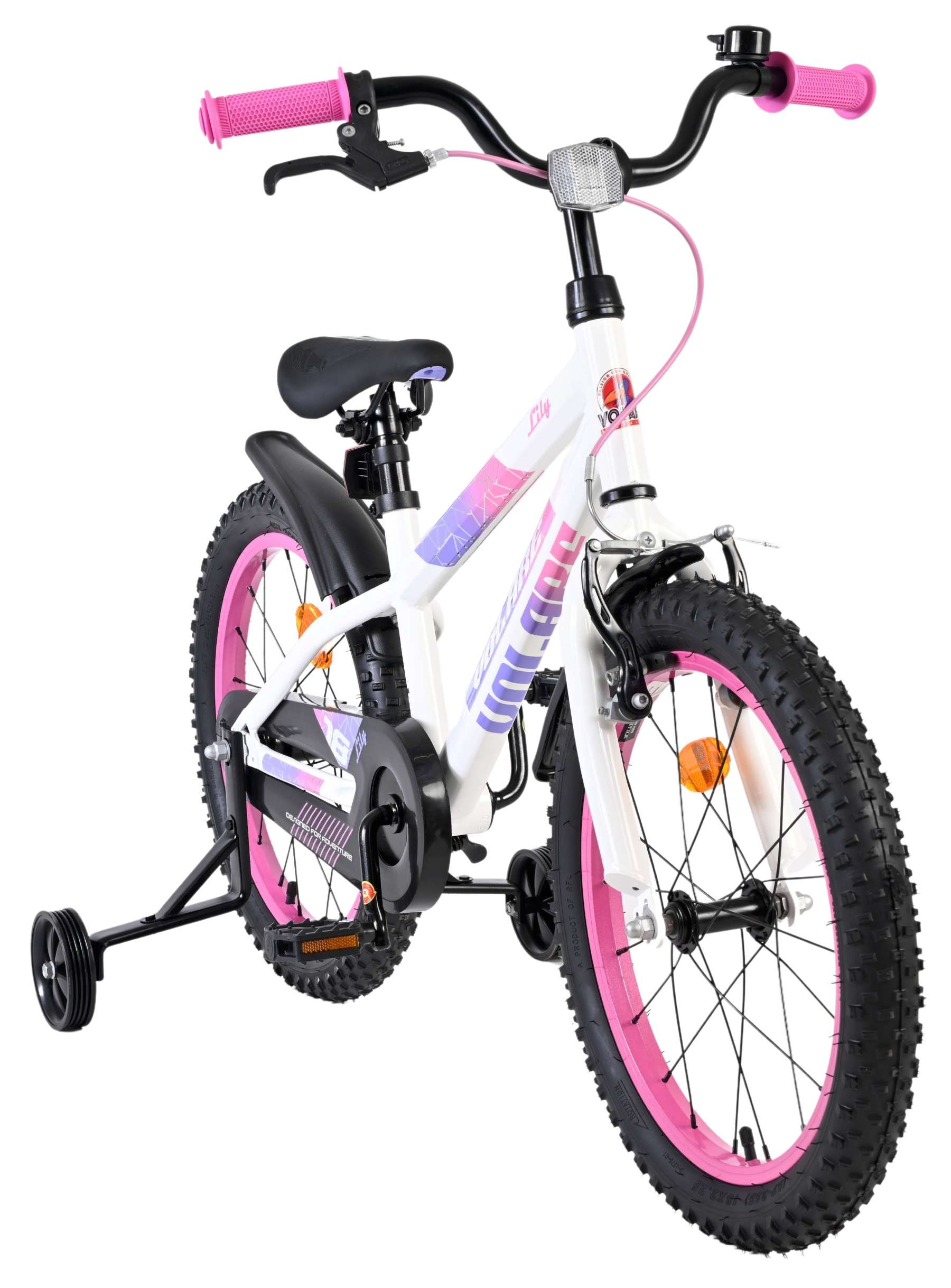Ein weißes Kinderfahrrad mit rosa Felgen, Stützrädern und pinken Griffen.