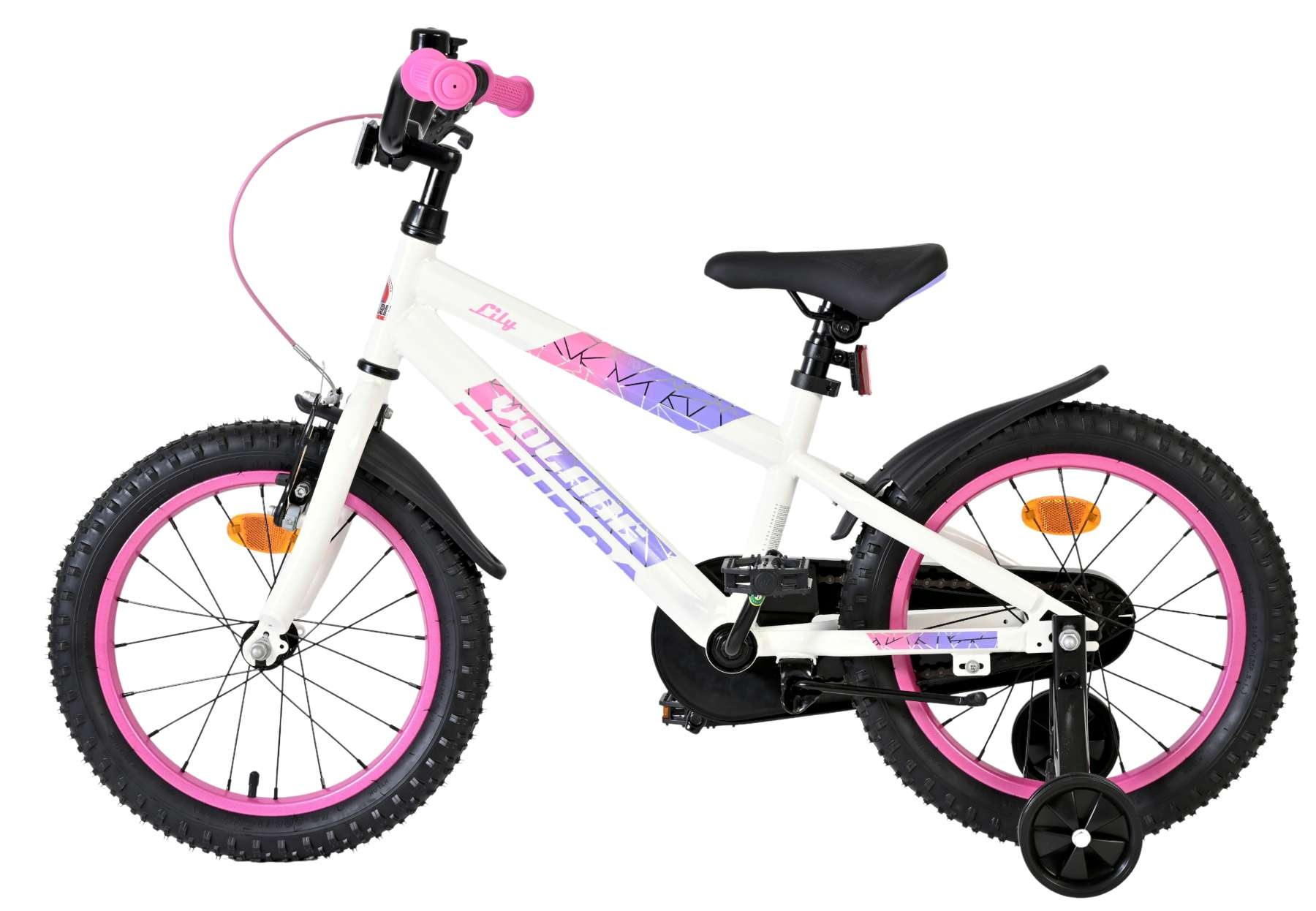 Ein weißes Kinderfahrrad mit rosa Felgen und pinken Griffen. Es hat Stützräder.