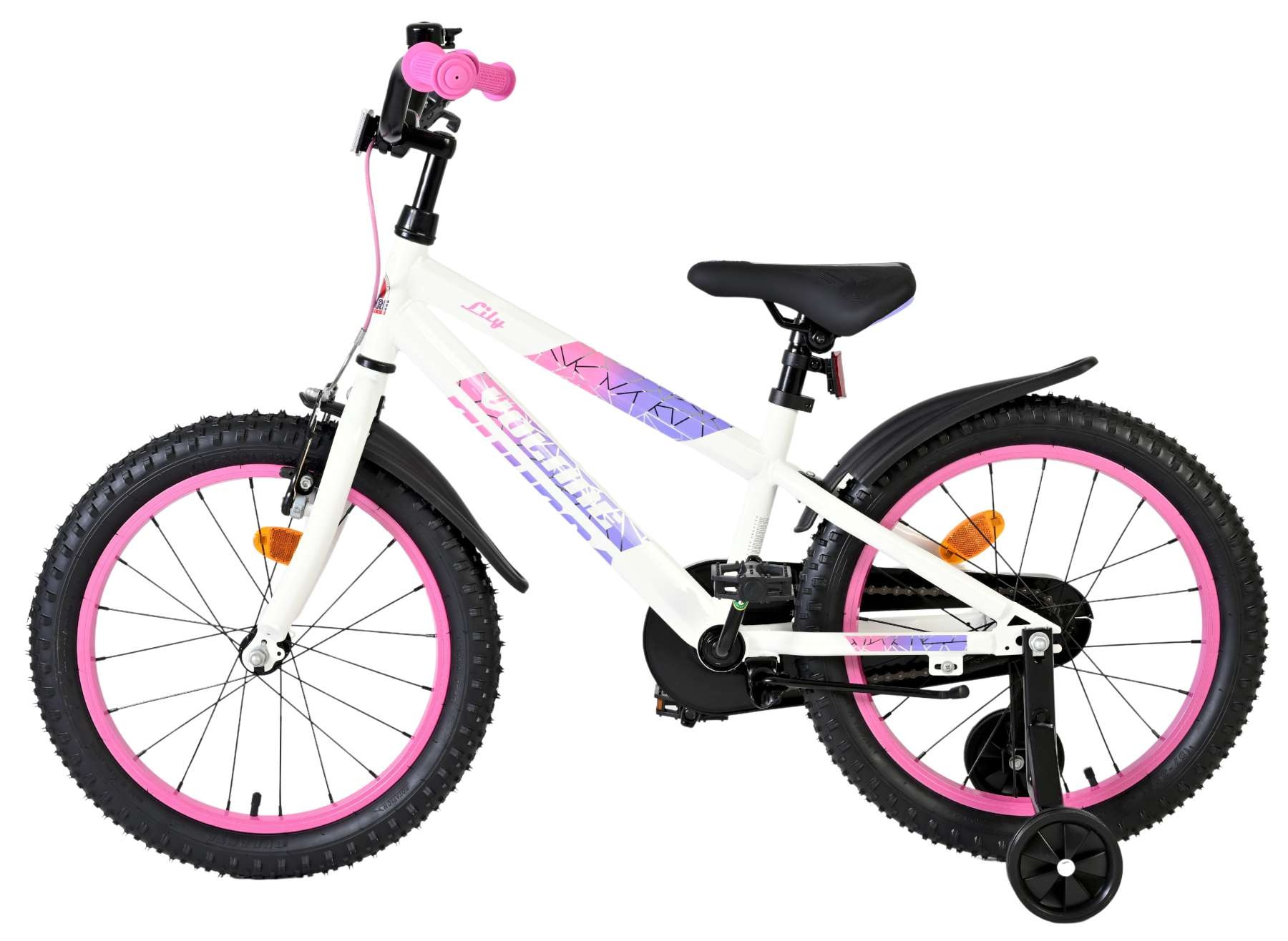 Ein weißes Kinderfahrrad mit rosa Felgen, Stützrädern und pinken Griffen.