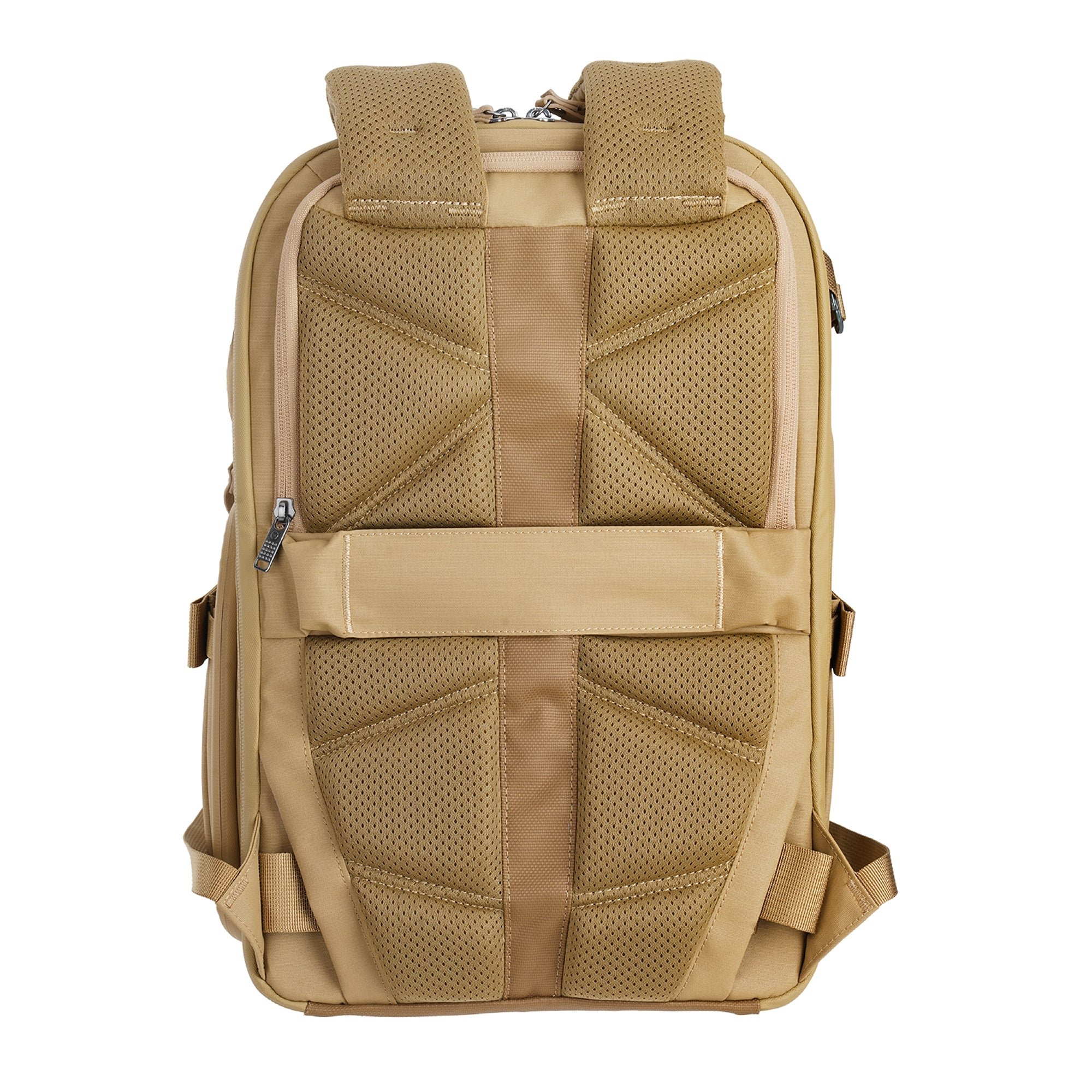Rückseite eines hellbraunen Rucksacks mit gepolsterten Gurten und Mesh-Einsätzen.