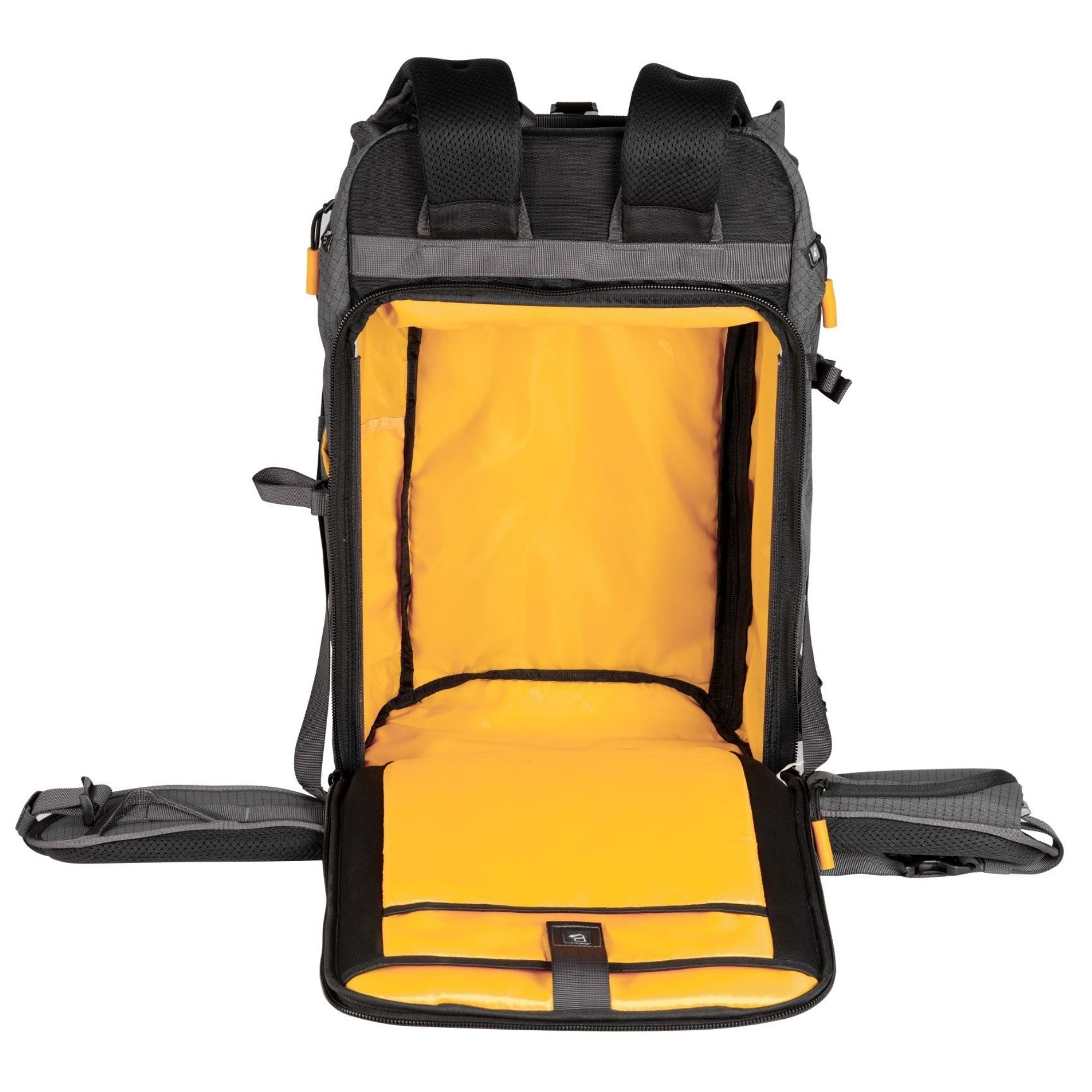 Ein offener Rucksack mit leuchtend gelbem Innenfutter.