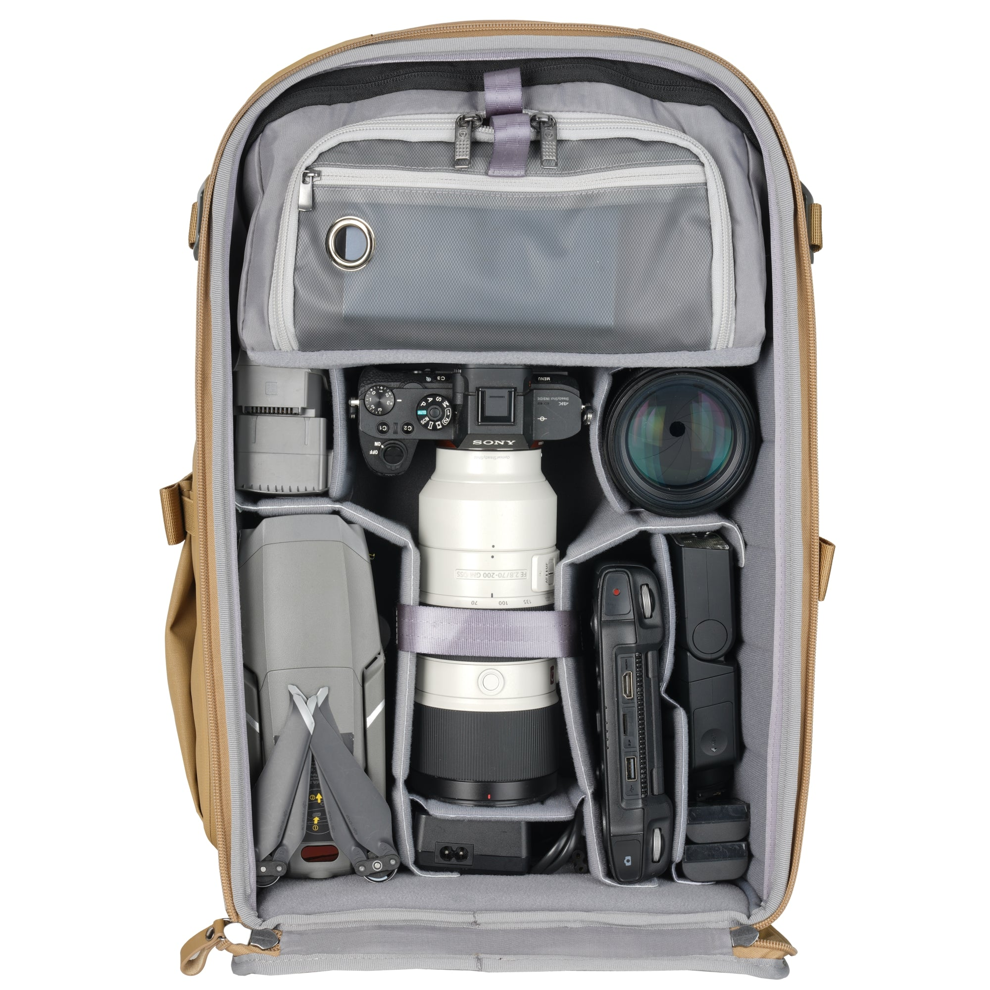 Una bolsa de cámara con cámara Sony, lentes, dron y accesorios.