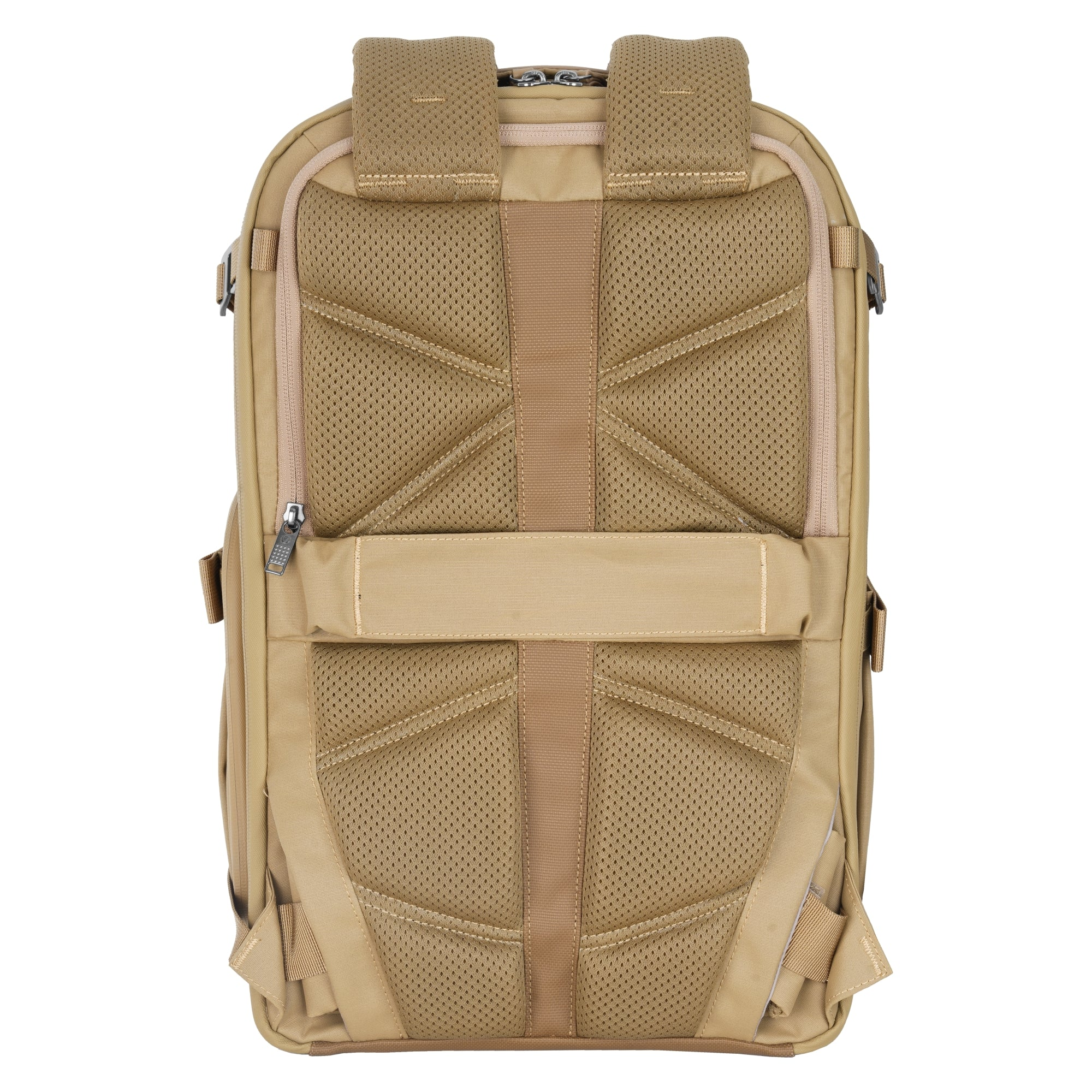 Rückseite eines hellbraunen Rucksacks mit Netzpolsterung und gepolsterten Trägern.