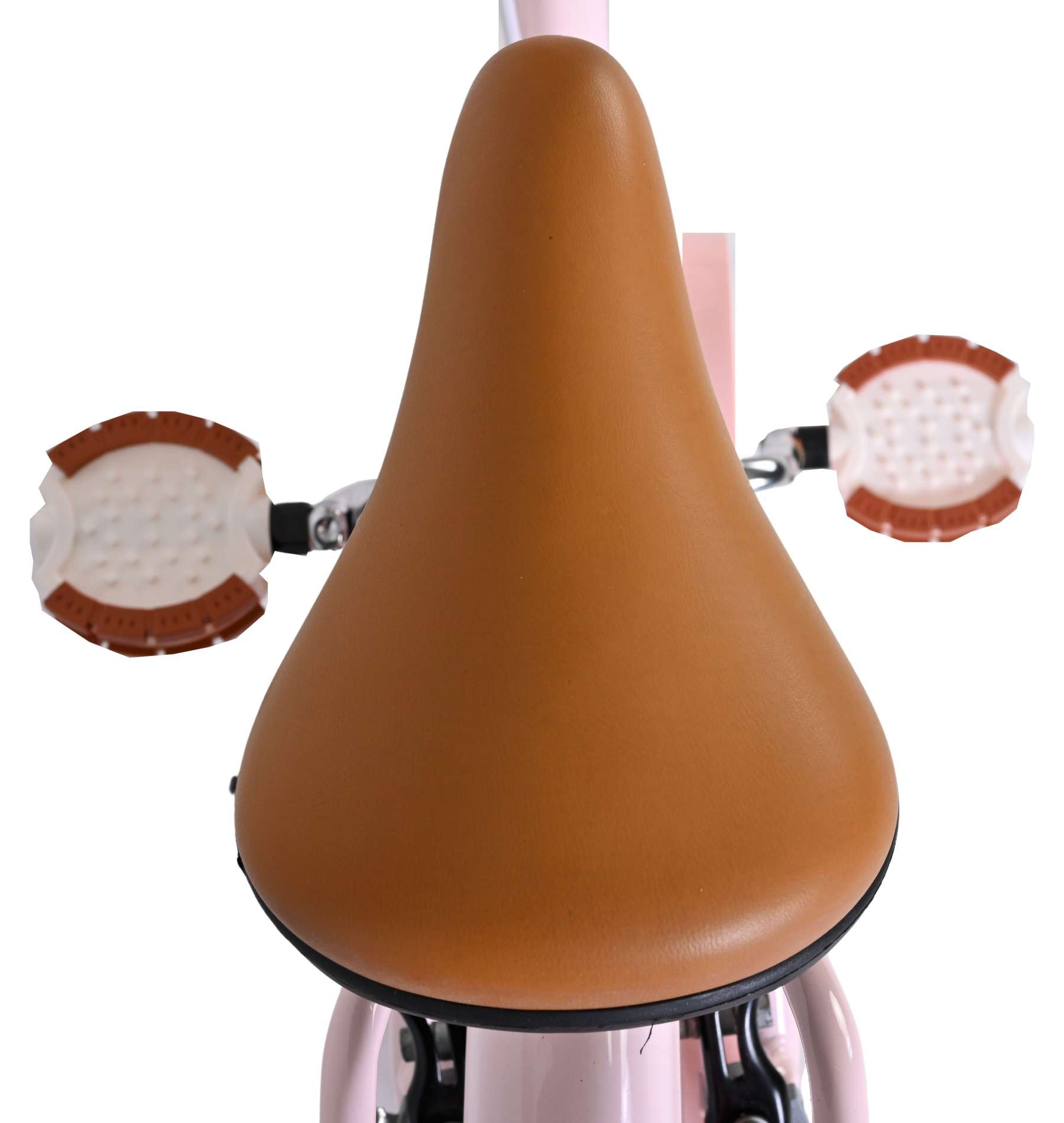 Ein brauner Fahrradsattel mit zwei weißen Pedalen mit braunen Akzenten.