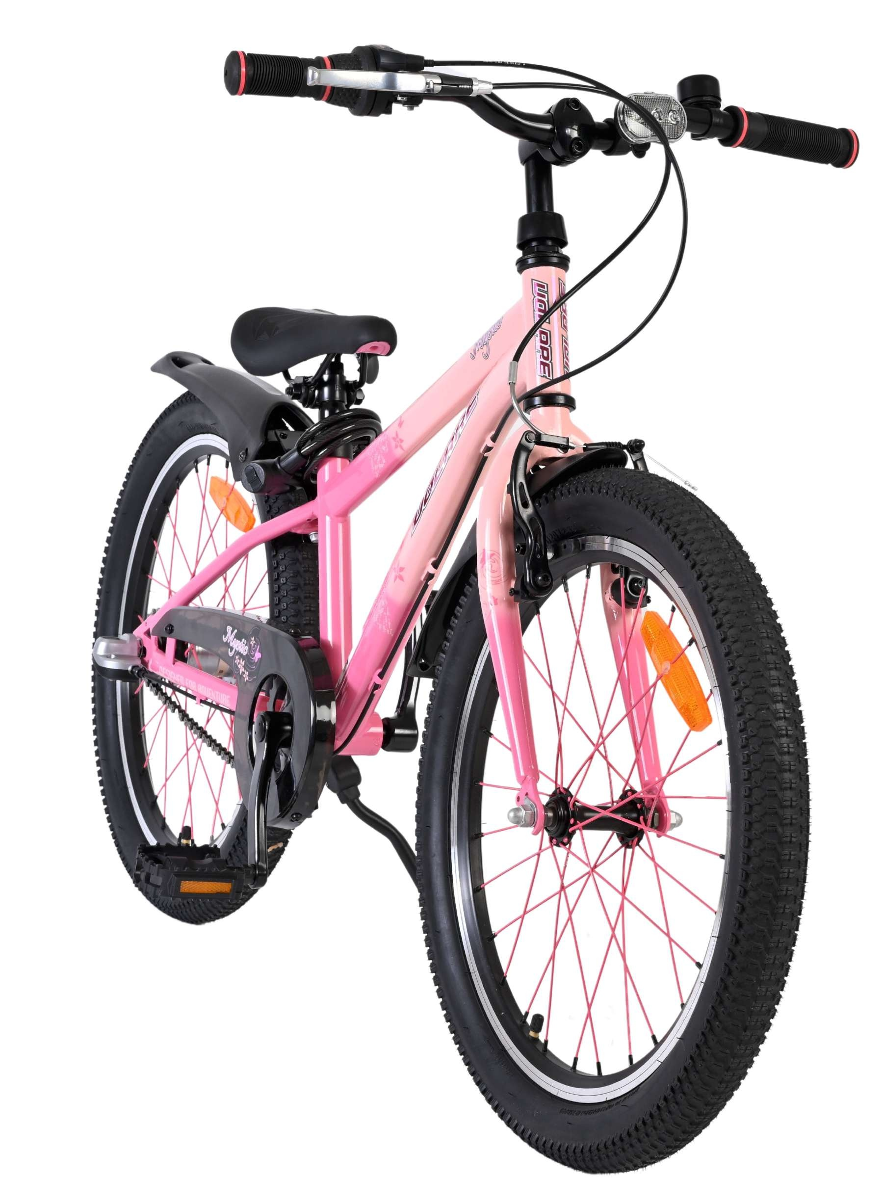 Ein rosa Kinderfahrrad mit schwarzen Reifen und pinken Speichen.