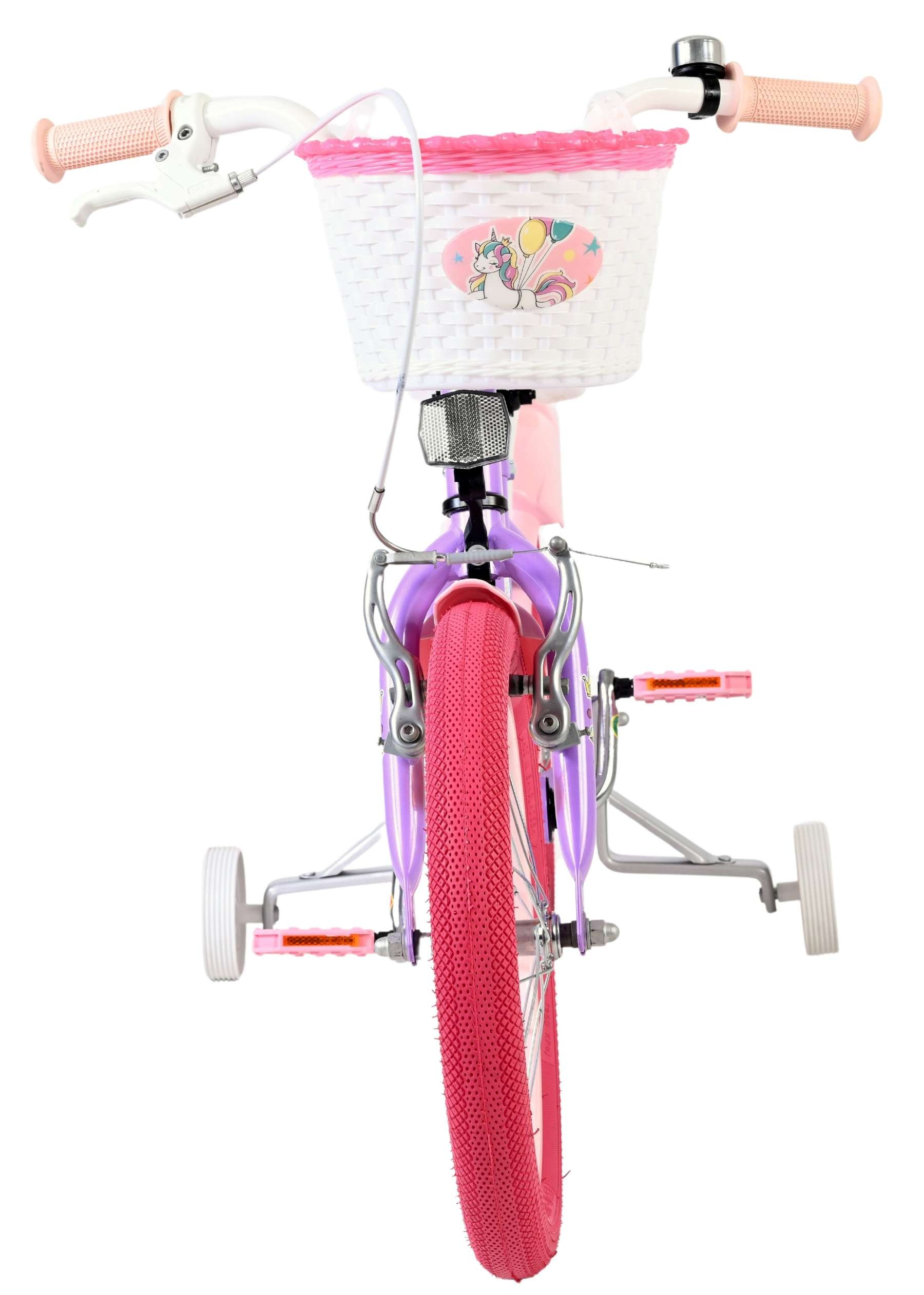 Lila Kinderfahrrad mit rosa Reifen, Korb mit Einhorn und Stützrädern.