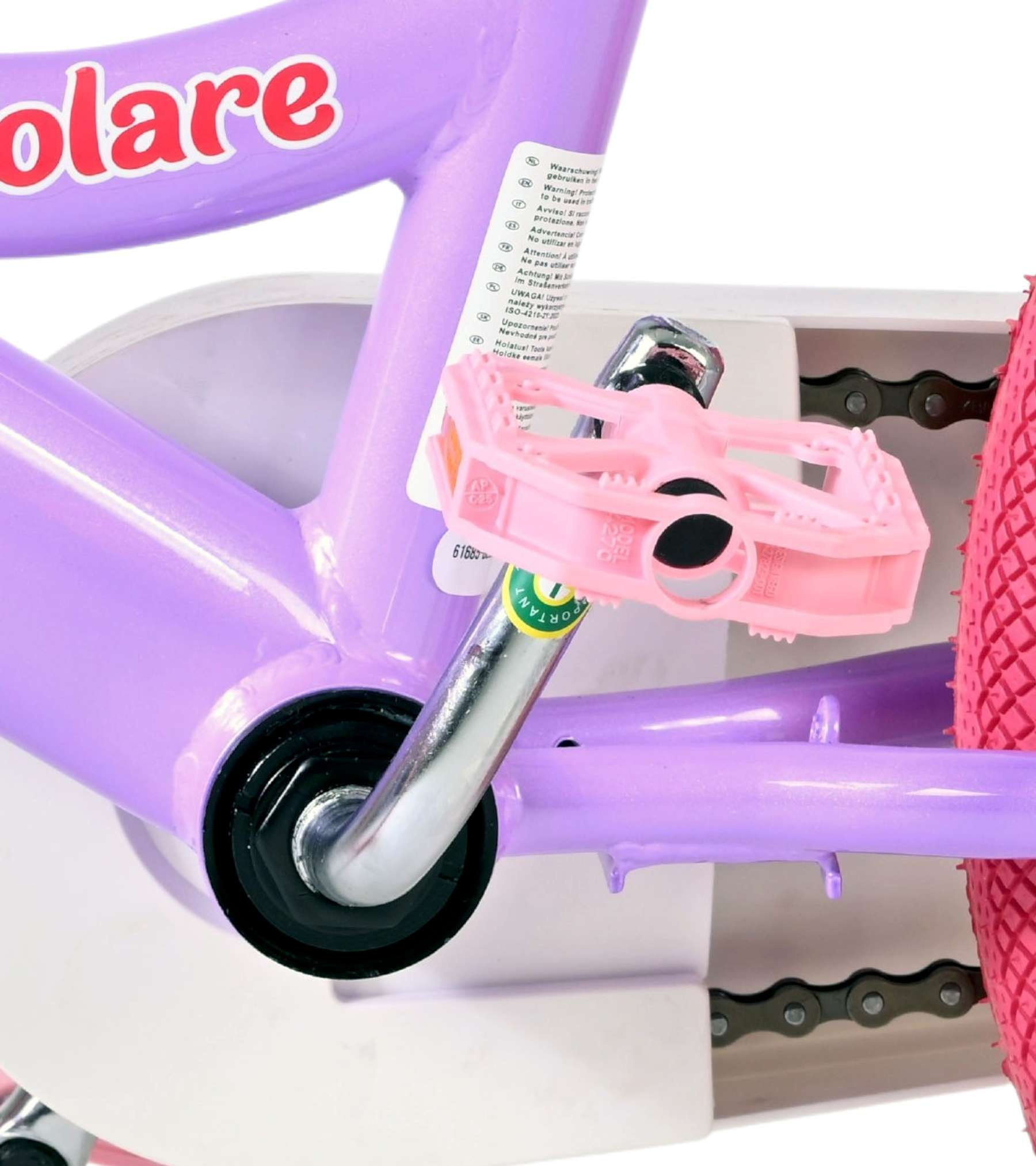 Lila Fahrradrahmen mit pinkem Pedal, Kette und Rad. Warnhinweise sind sichtbar.
