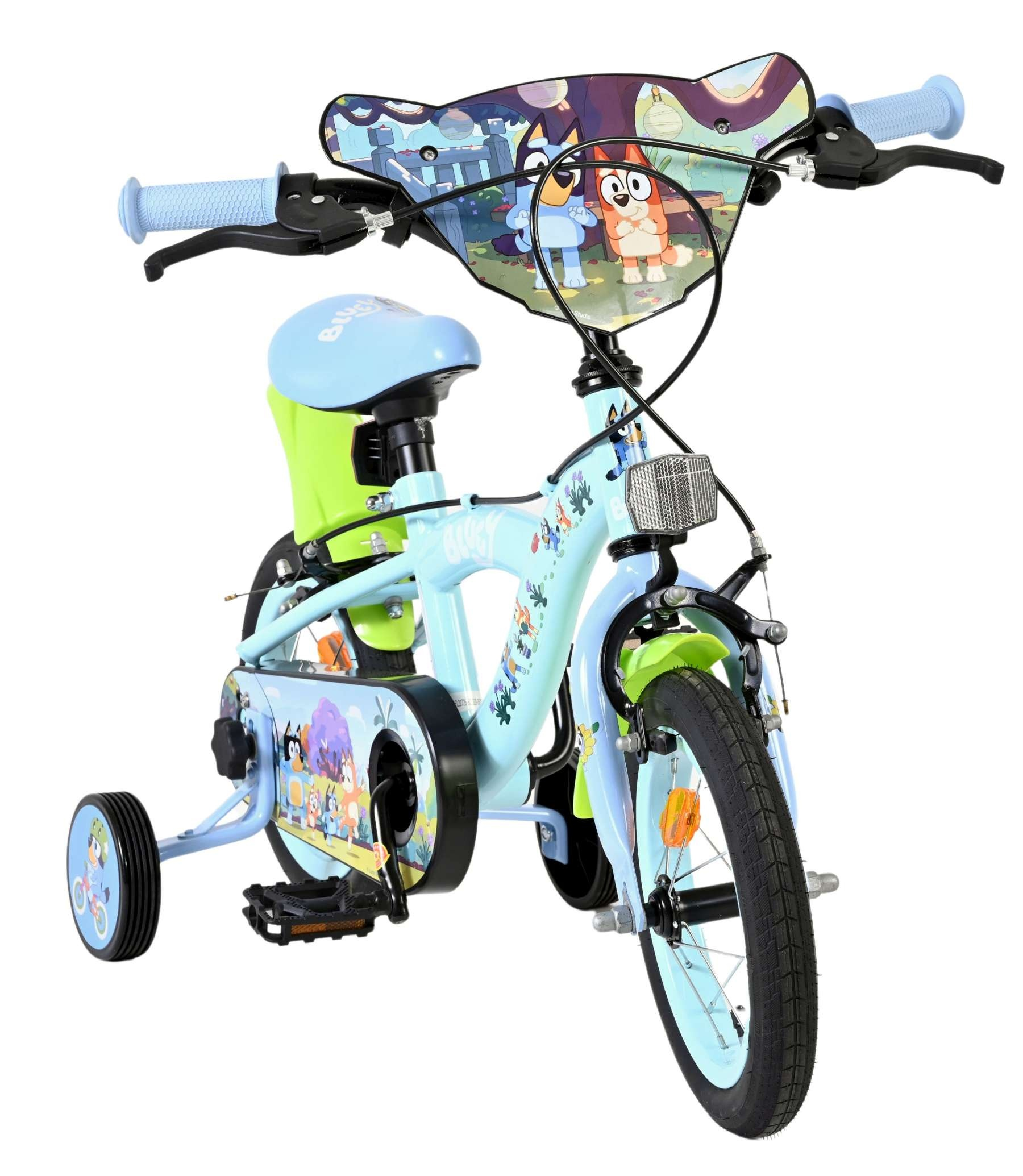 Ein hellblaues Kinderfahrrad mit Stützrädern, verziert mit Bluey-Figuren.