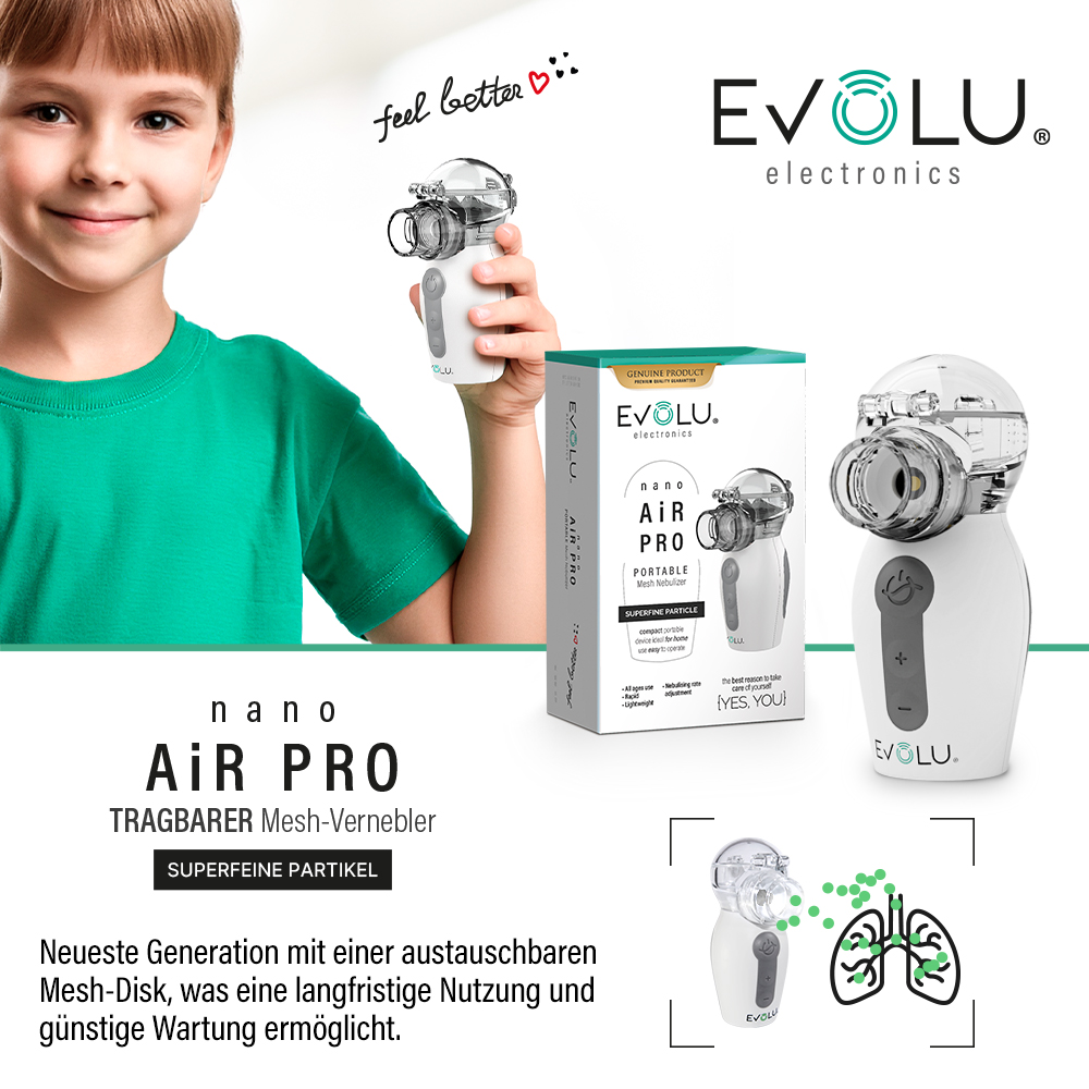 Ein Kind hält einen Vernebler; daneben Produktbox und Gerät.