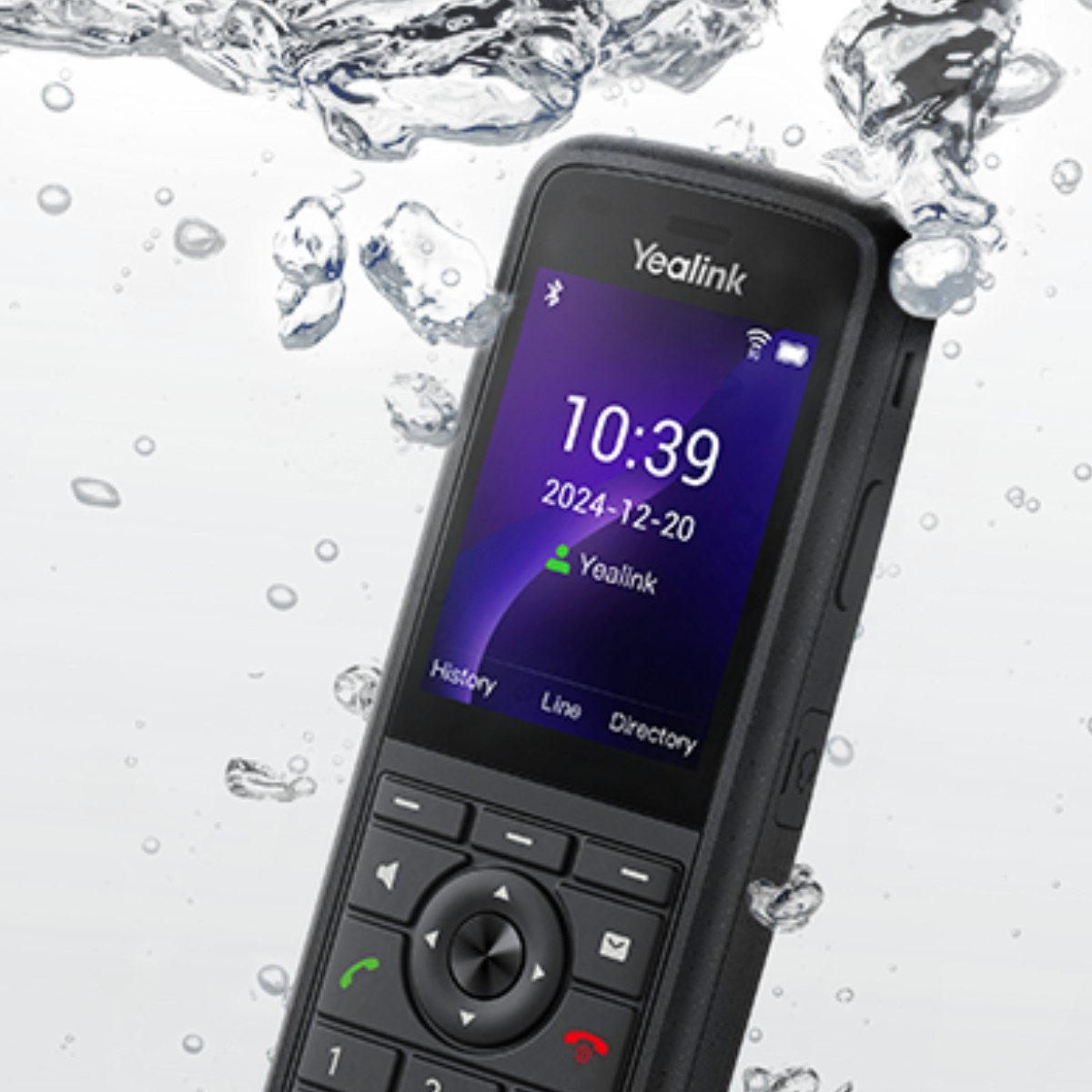 Ein Yealink-Telefon taucht in Wasser, mit Blasen und Gischt umgeben.