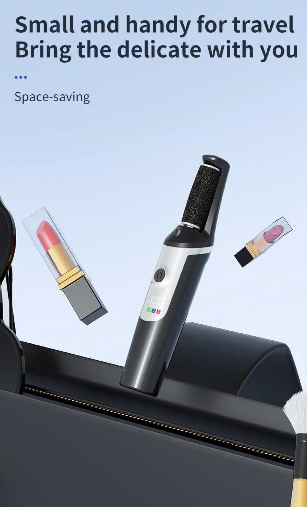 Ein schwarzer elektrischer Hornhautentferner mit Lippenstift und Make-up-Pinseln, die ihn umgeben.