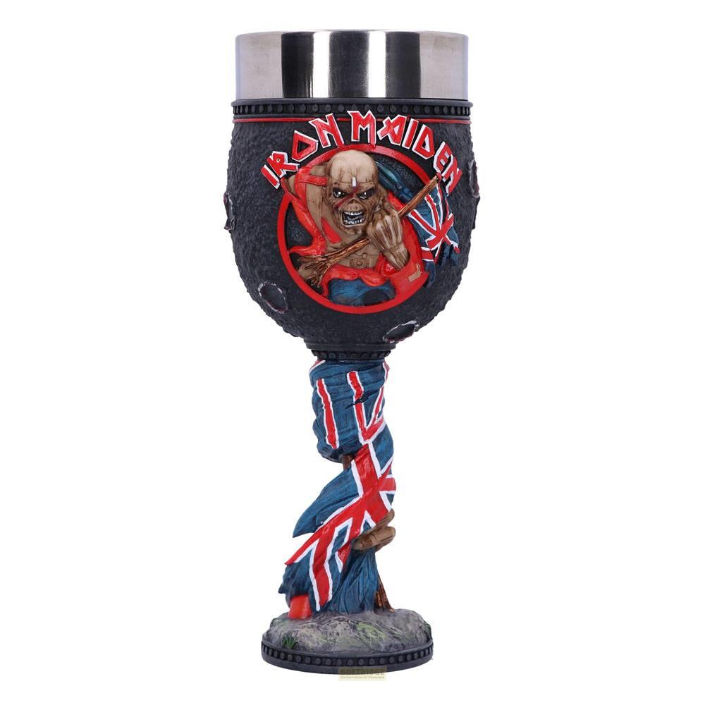Ein Kelch mit Eddie von Iron Maiden und der britischen Flagge.