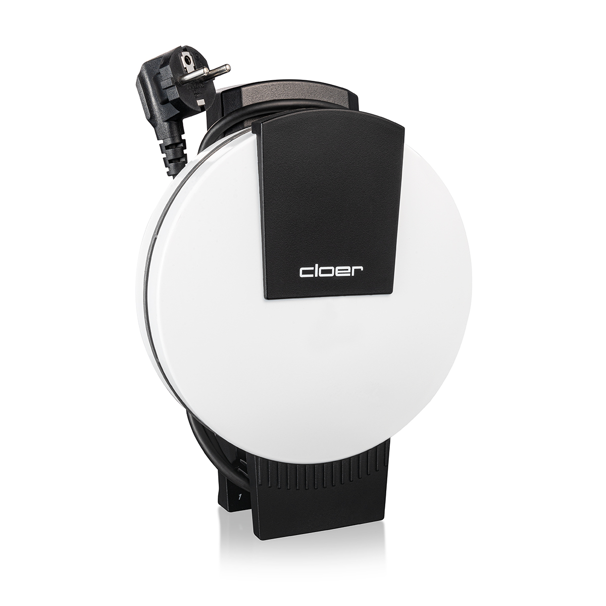 Biała gofrownica z czarną pokrywą i przewodem.