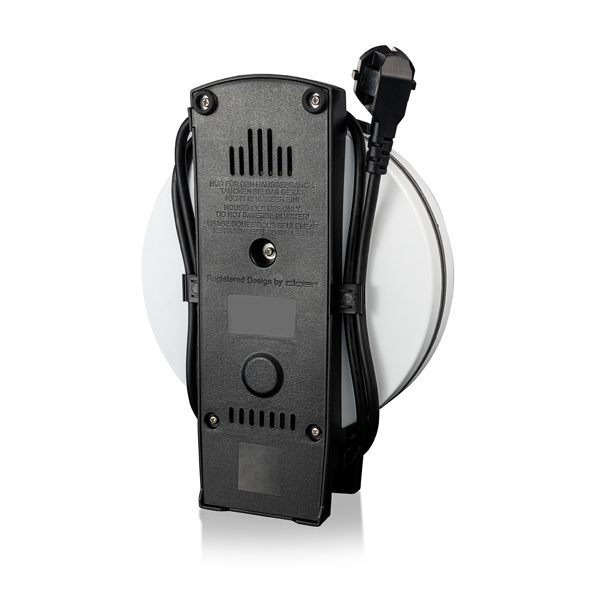 Tył czarnego urządzenia z kablem i wtyczką, biały dysk w tle.