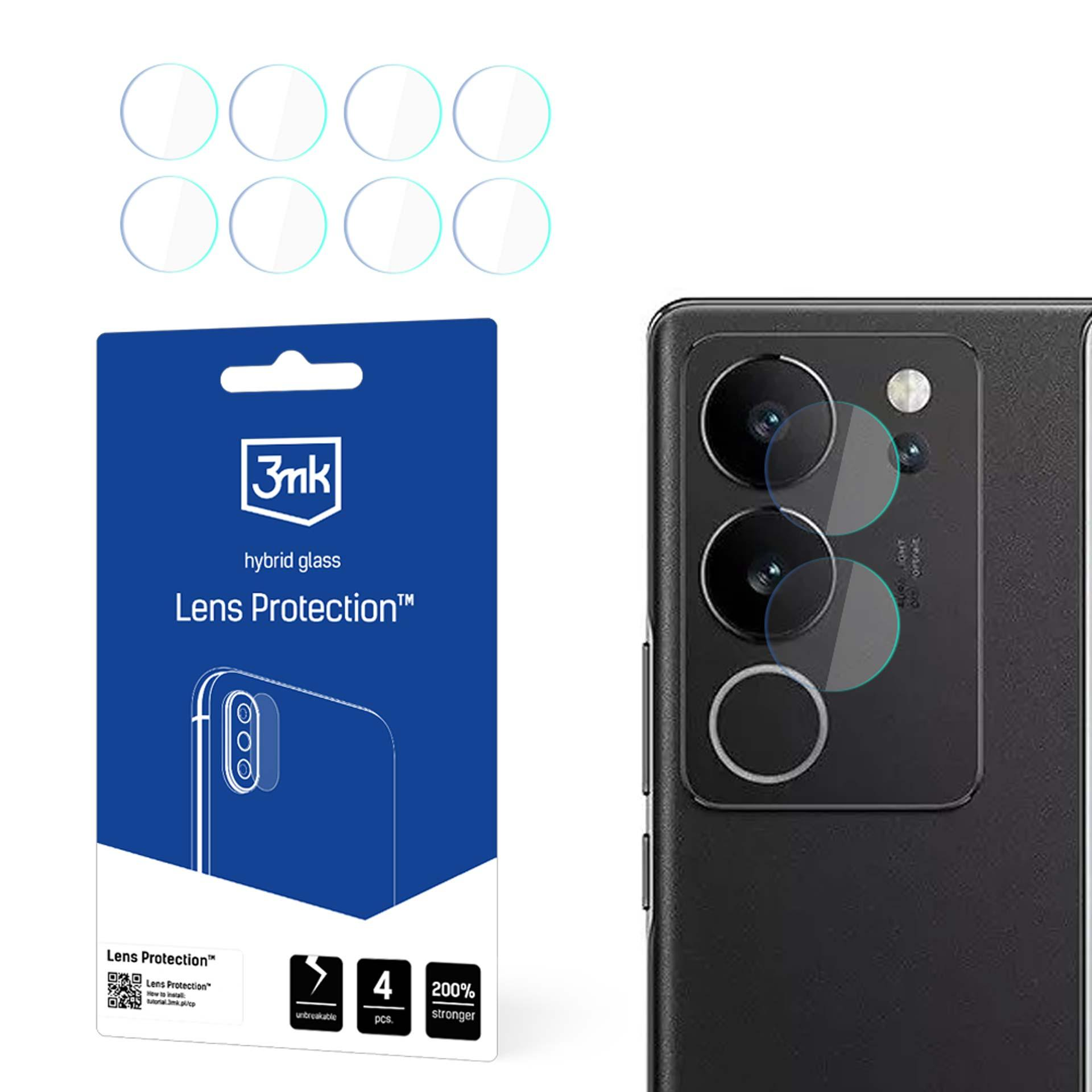 Confezione di protezioni per obiettivi accanto a uno smartphone con protezioni applicate.
