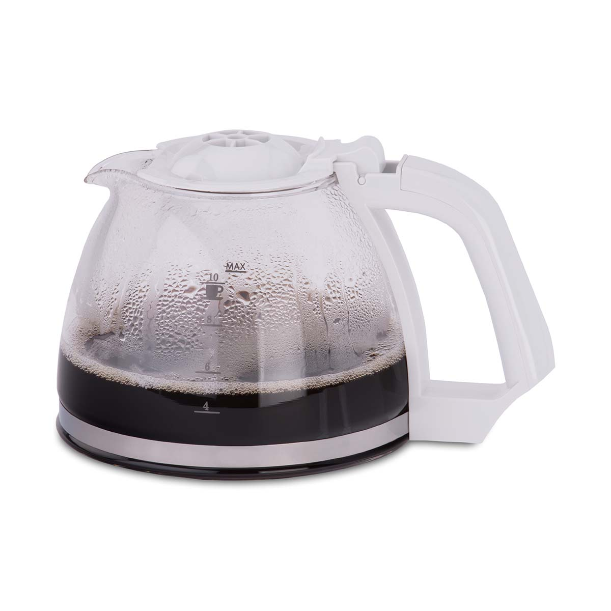 Glaskanne mit weißem Griff, gefüllt mit dunklem Kaffee, beschlagen.