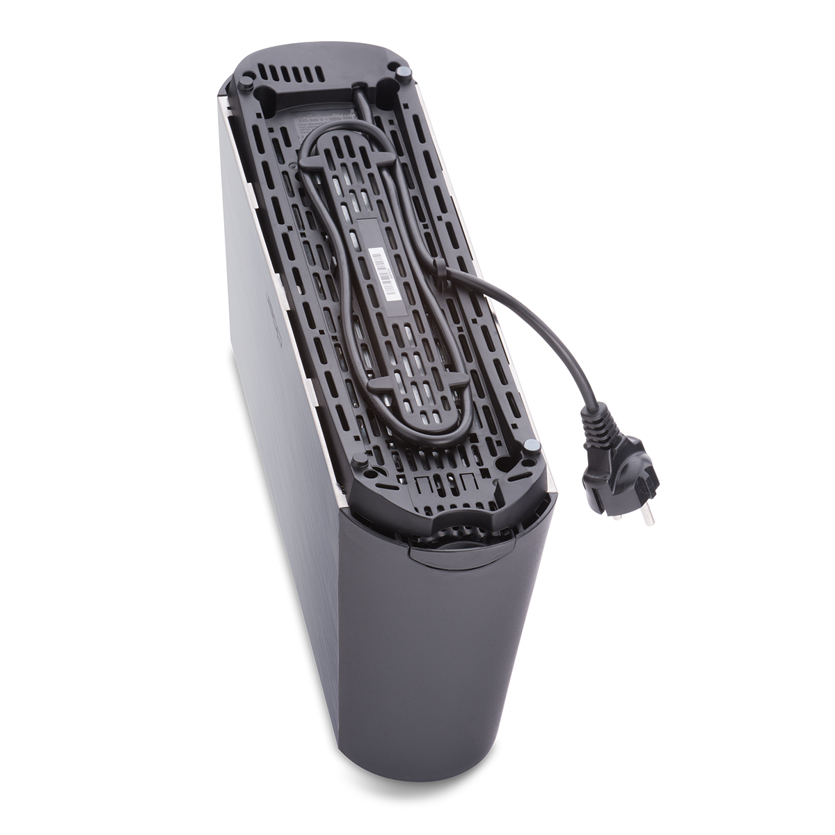 Unterseite eines schwarzen Toasters mit schwarzem Kabel und Stecker.