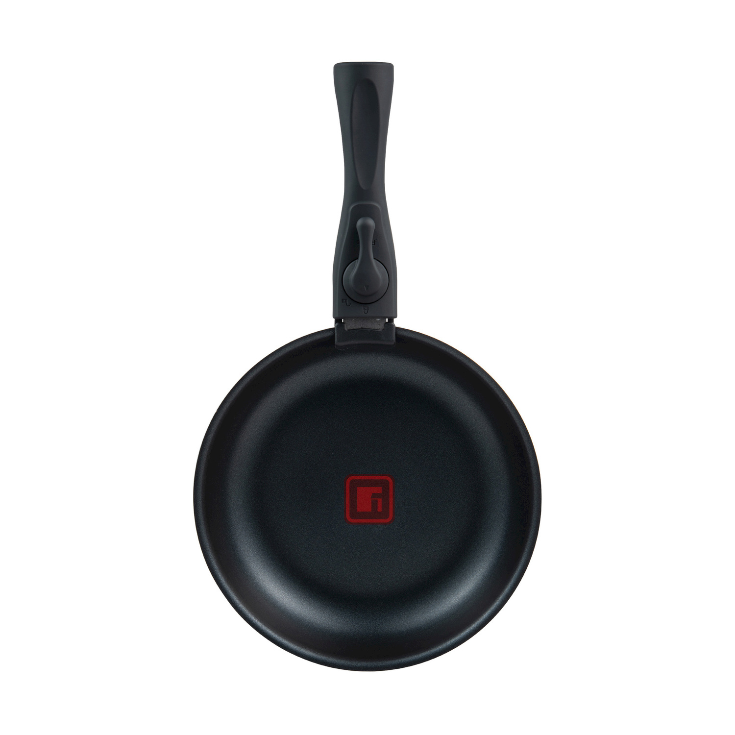 Padella nera con logo rosso sul fondo e manico nero.