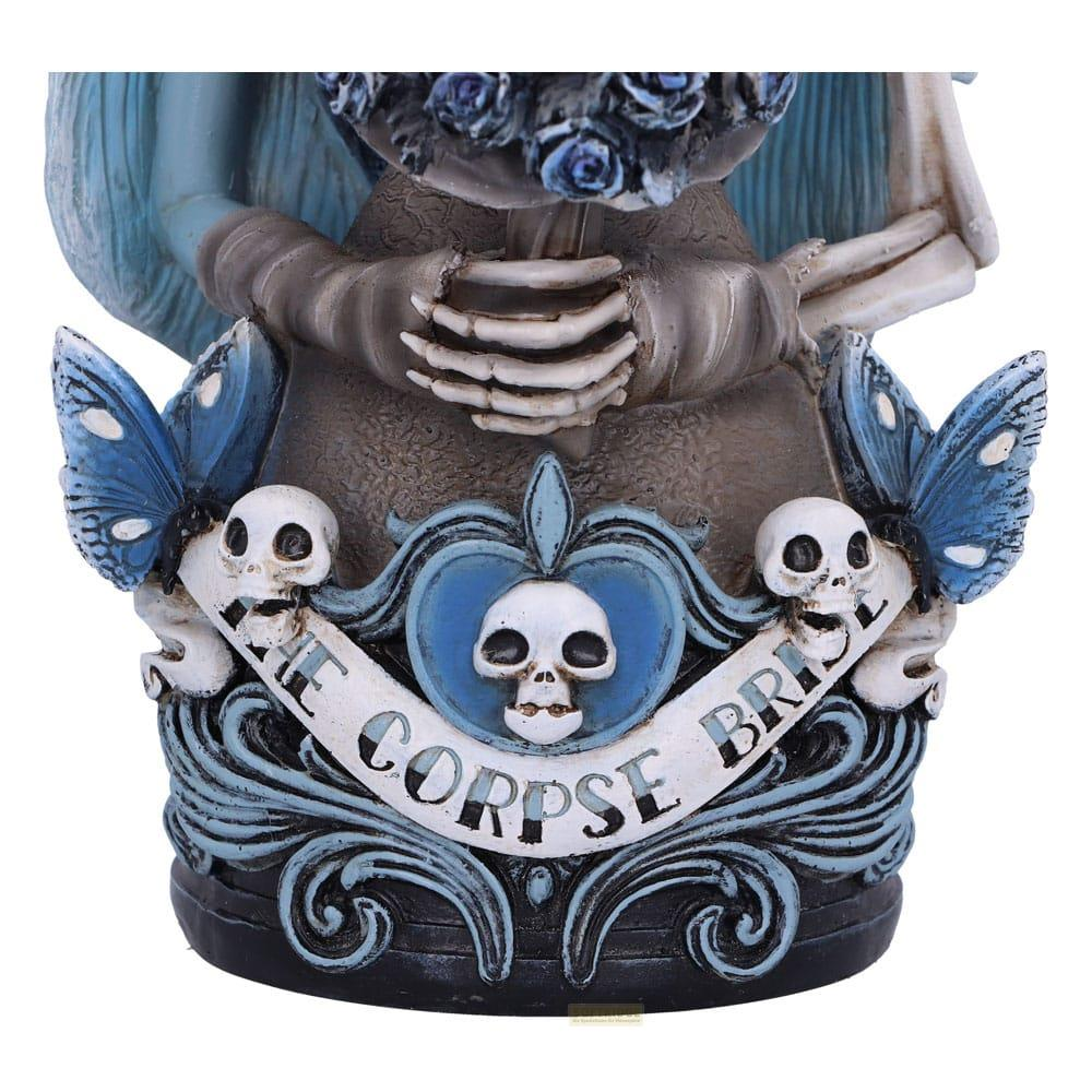 Eine Figur mit blauen Schmetterlingen, Totenköpfen und der Aufschrift „The Corpse Bride“.