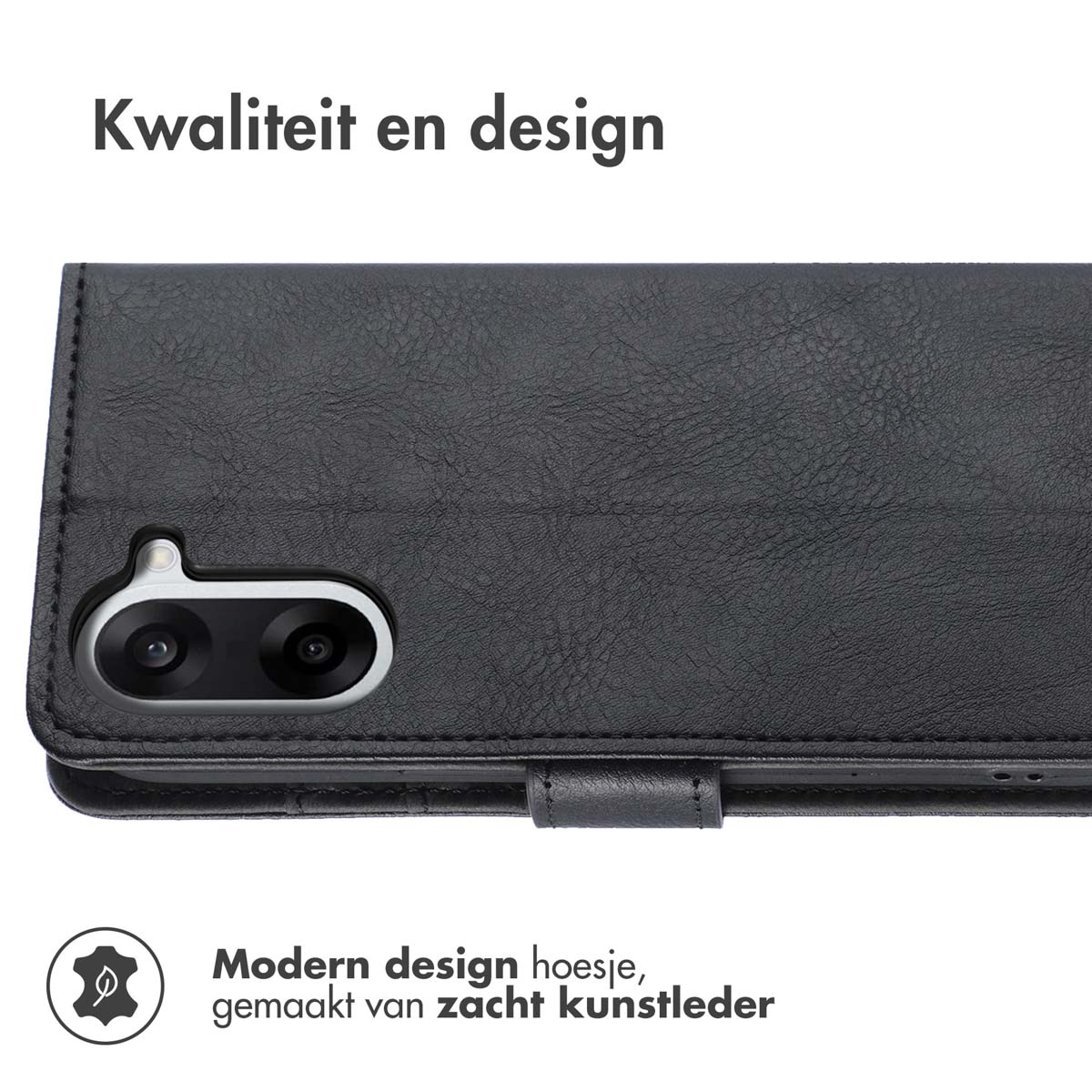 Zwart flip telefoonhoesje met camera-uitsparing en tekst.
