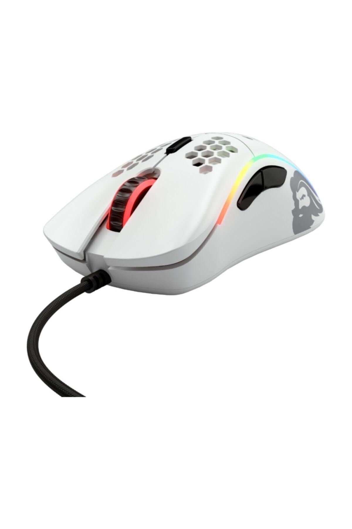 Een witte gamingmuis met RGB-verlichting en een gestileerde gezichtsgrafiek.