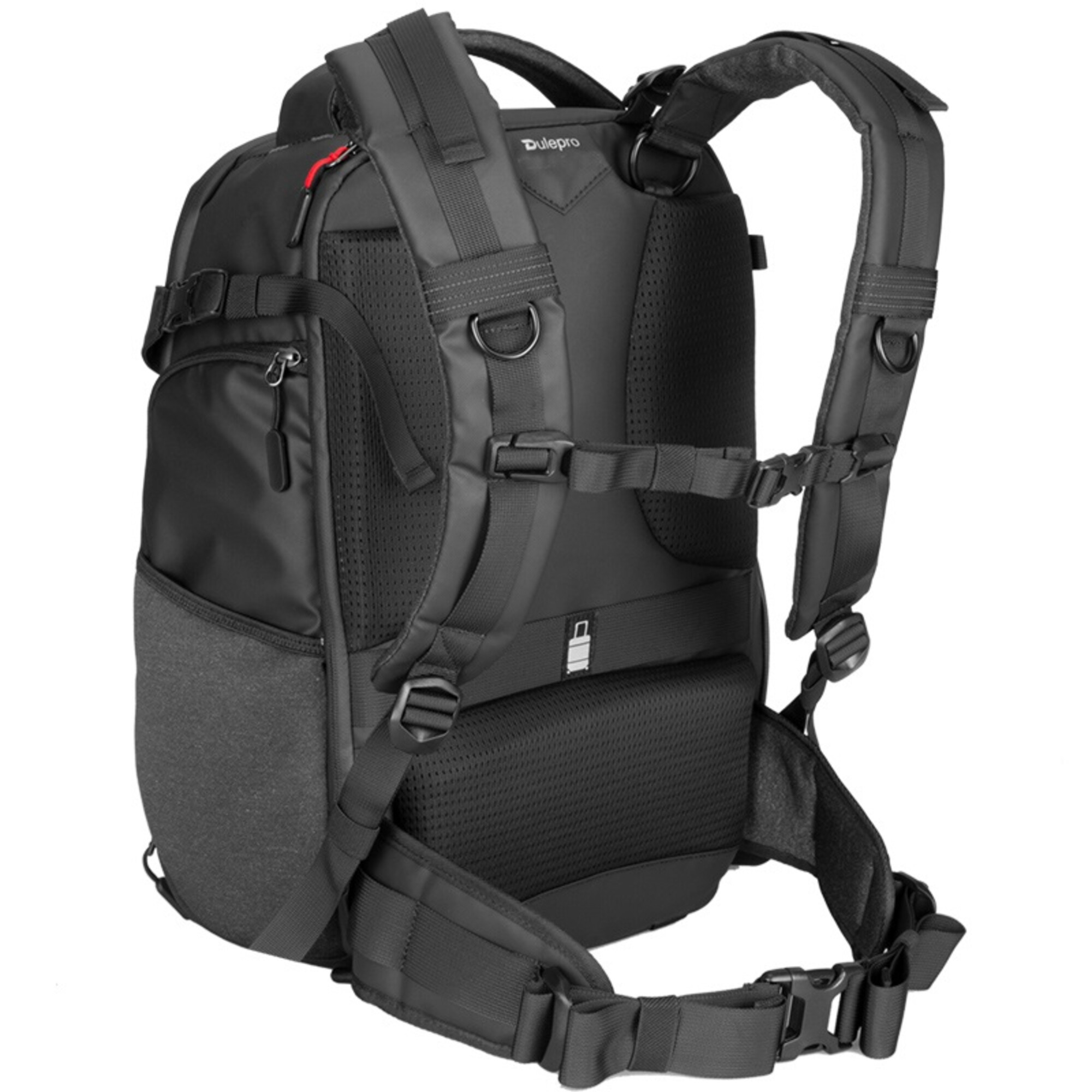 Schwarzer Rucksack mit gepolsterten Trägern und vielen Schnallen und Taschen.