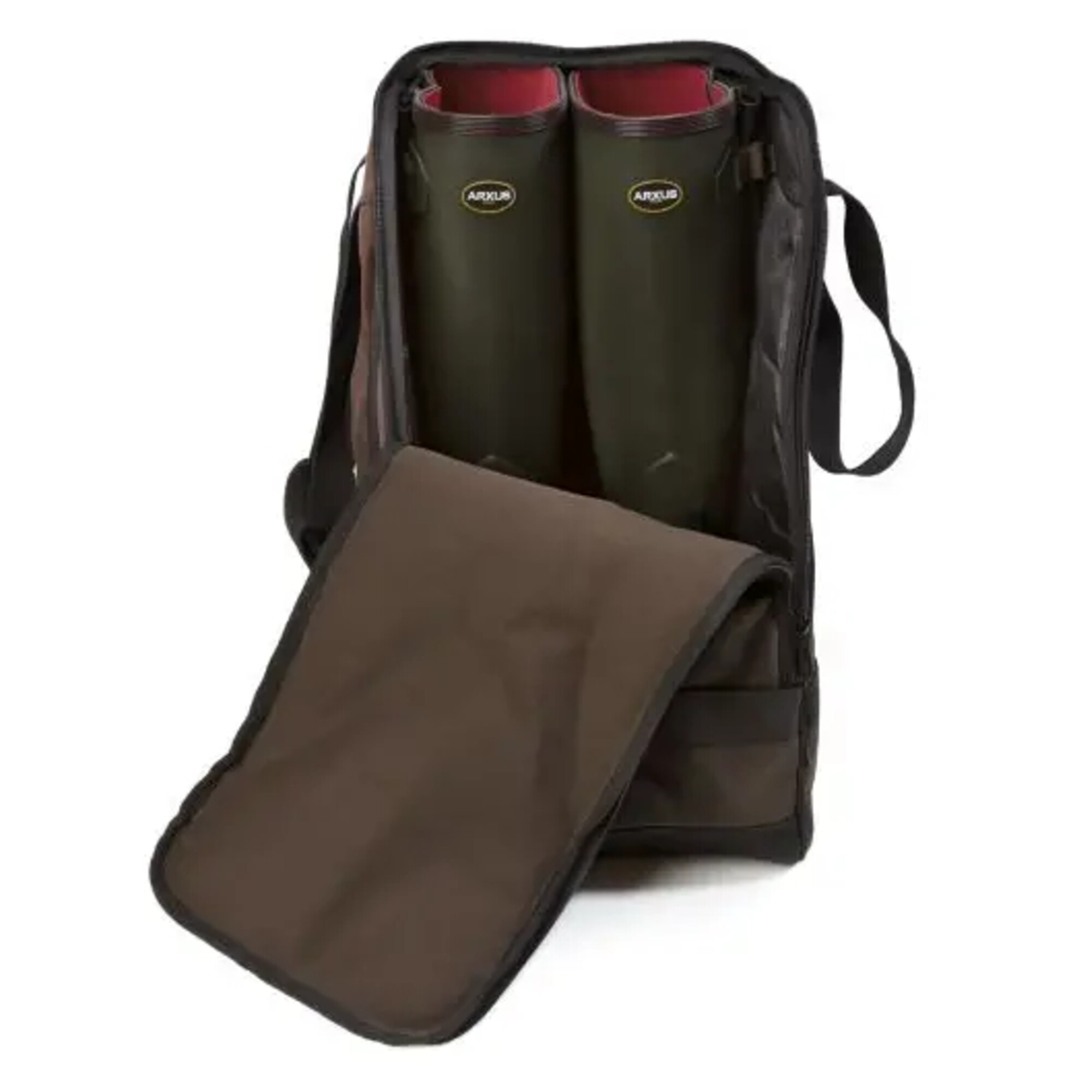 Eine dunkelgrüne Reisetasche mit zwei Stiefeln und rotem Innenfutter.