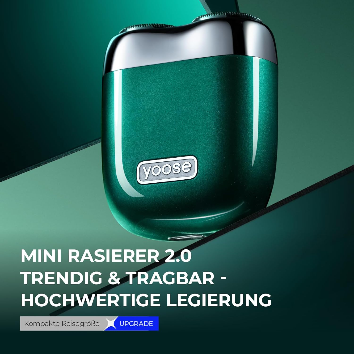 Ein kleiner, grüner Elektrorasierer mit dem Logo "yoose" steht auf einem dunklen, geneigten Podest.