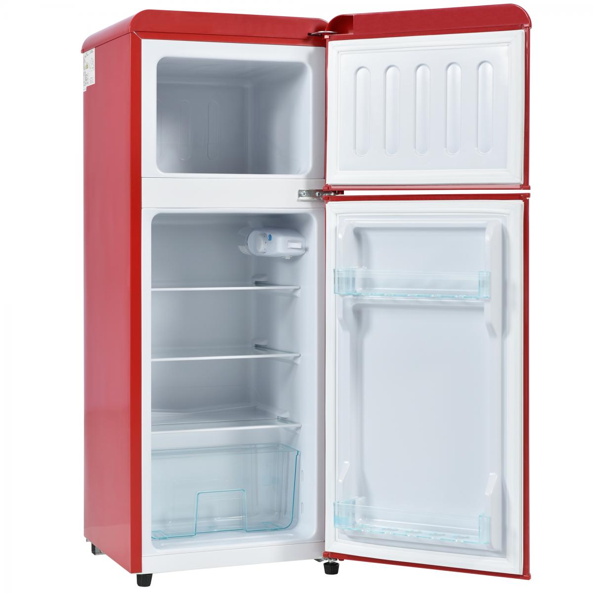 Ein roter Kühlschrank mit zwei Türen, eine offen, mit weißen Regalen.