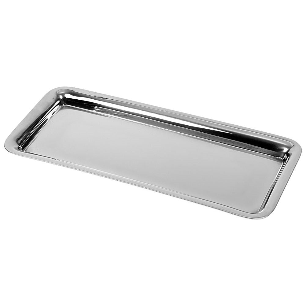 Una bandeja rectangular plateada y brillante sobre fondo blanco.