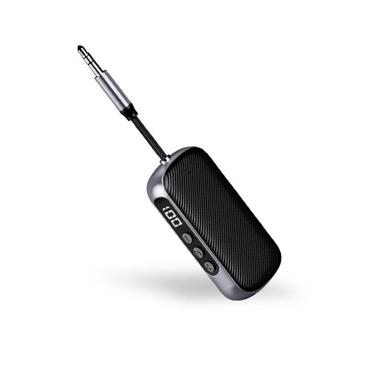 Un adattatore Bluetooth argento e nero con spina da 3,5 mm e display digitale.